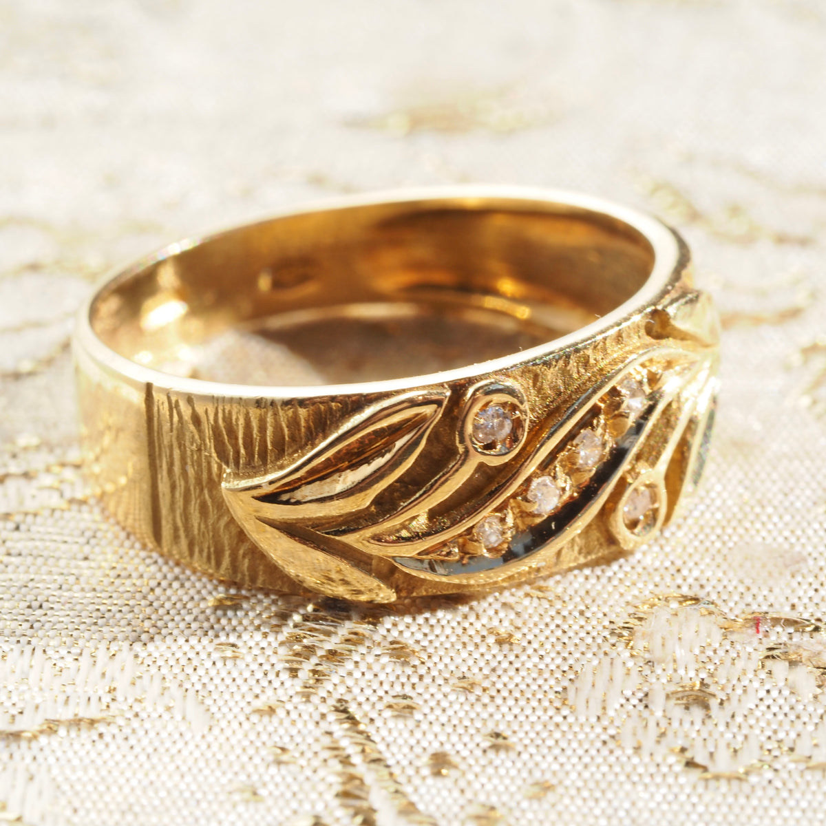 Vintage Italian Diamond 18k Gold Leaves and Flower Band
