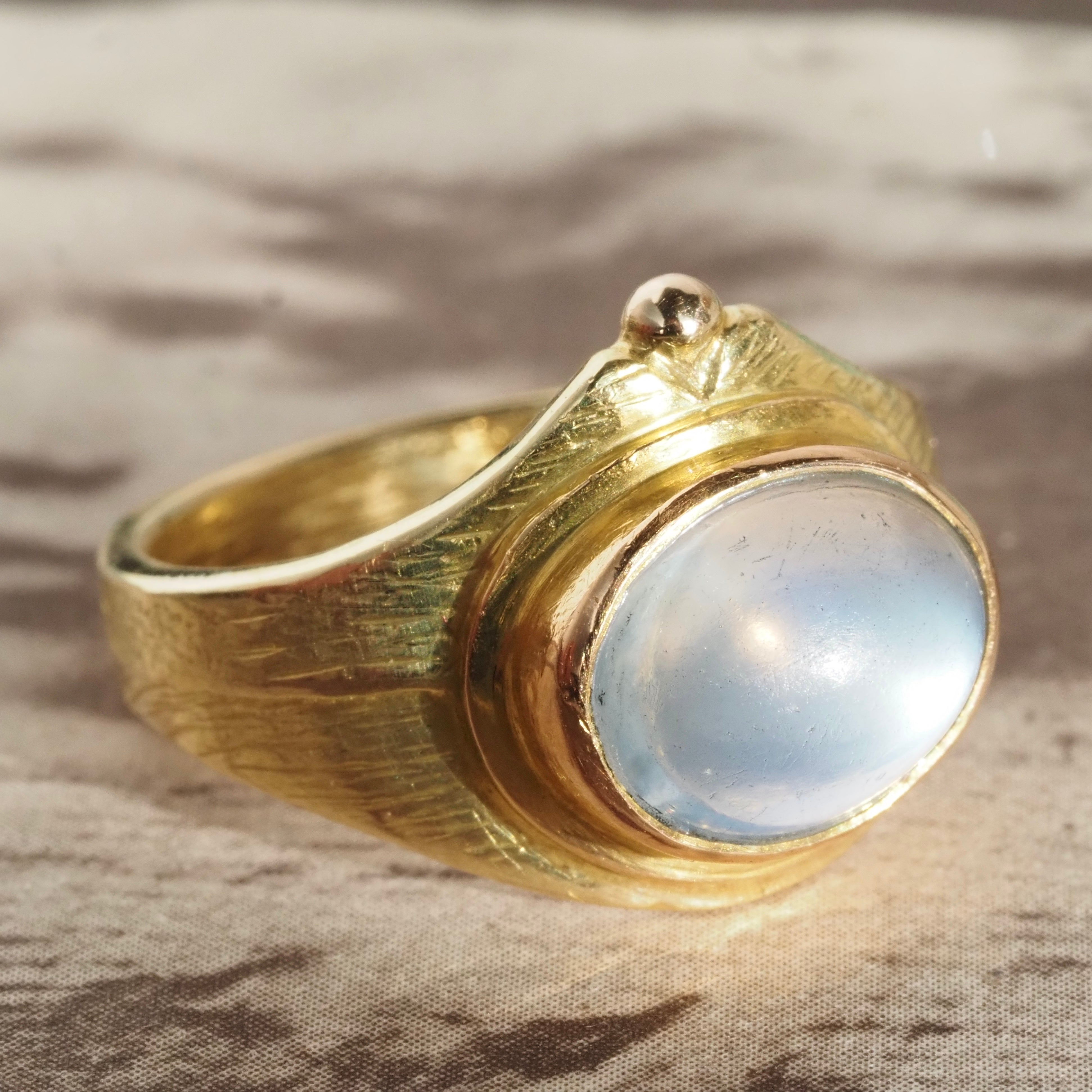 Moonstone Cabochon 18k Gold Ring