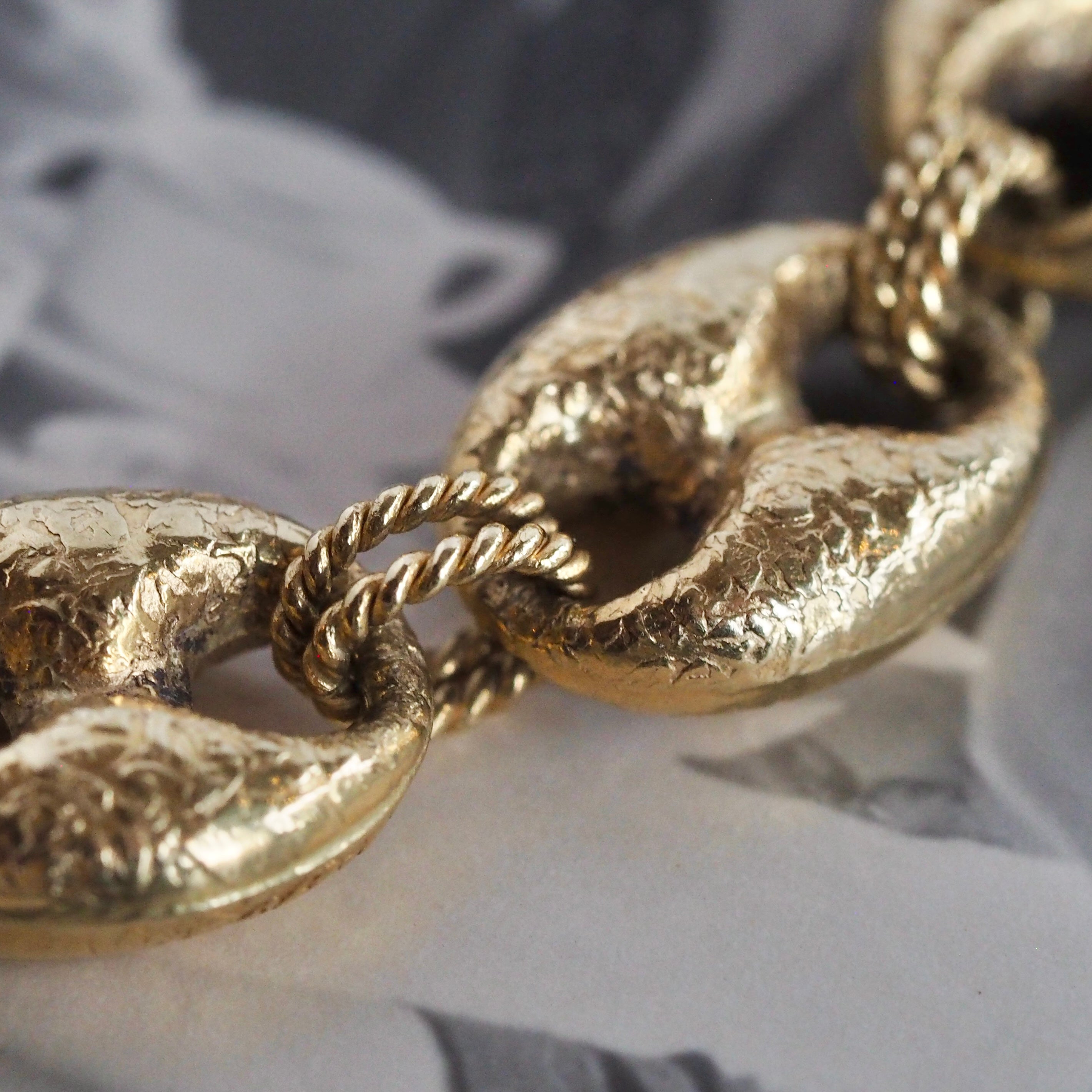 Vintage Portuguese 19k Gold Textured Puffy Mariner Link Bracelet