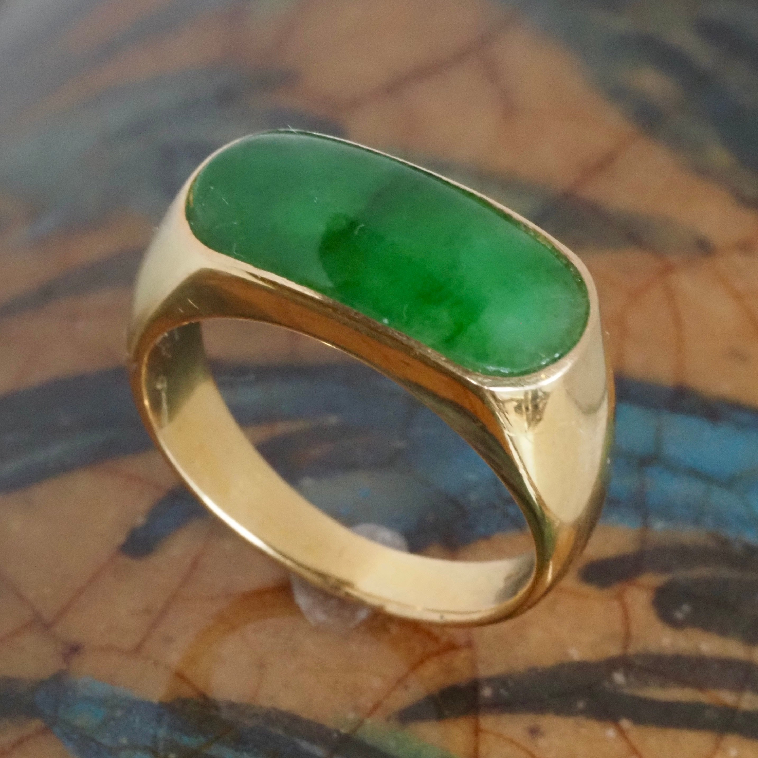 Vintage Jade 18k Gold Saddle Ring
