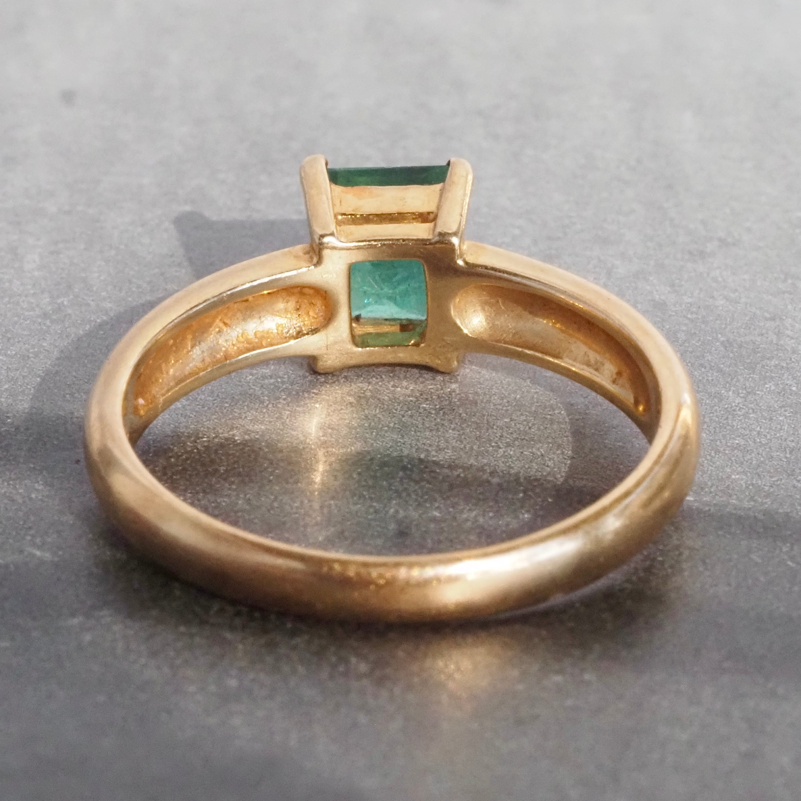 Vintage Emerald 18k Gold Solitaire Ring