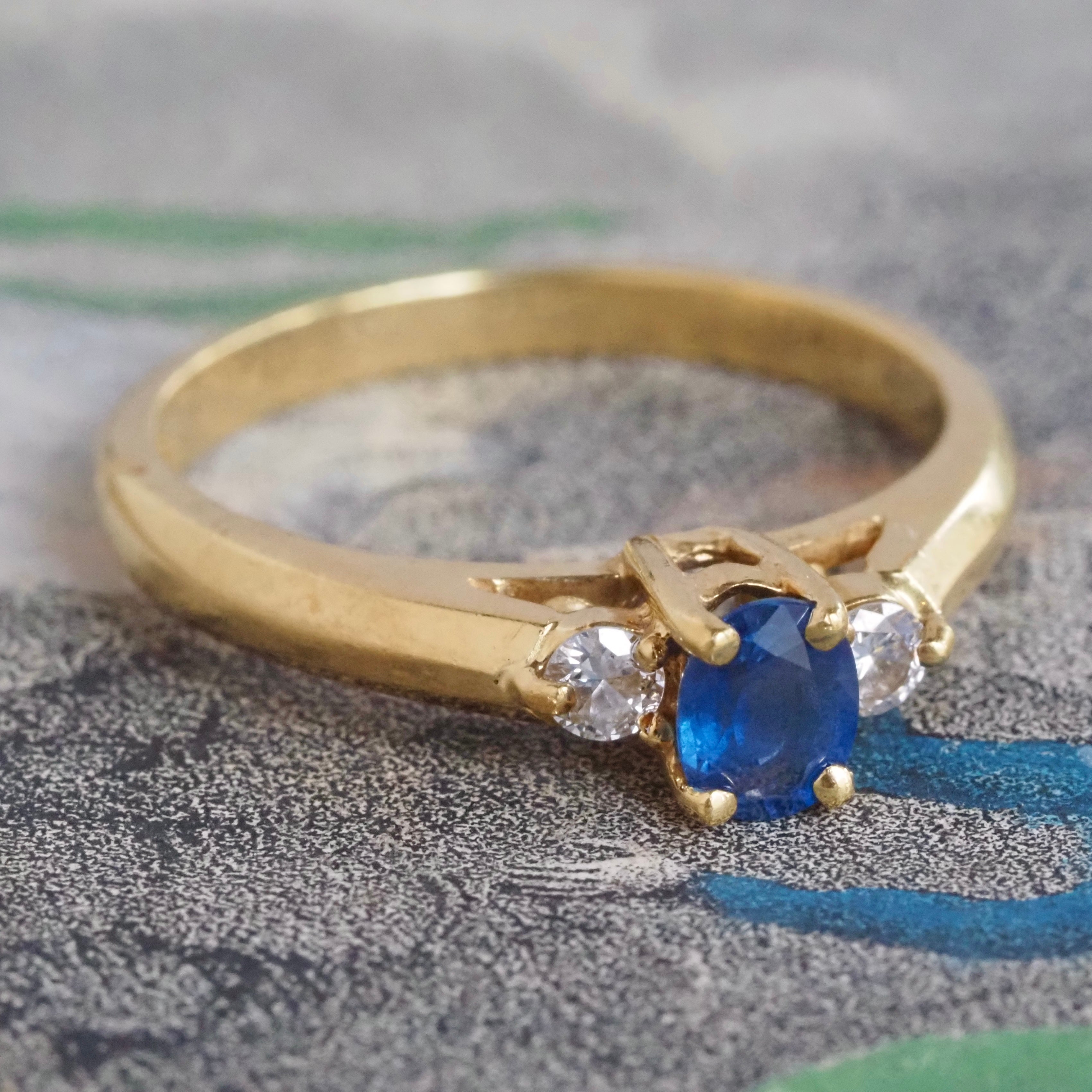Vintage Cornflower Sapphire and Diamond 18k Gold Engagement Ring