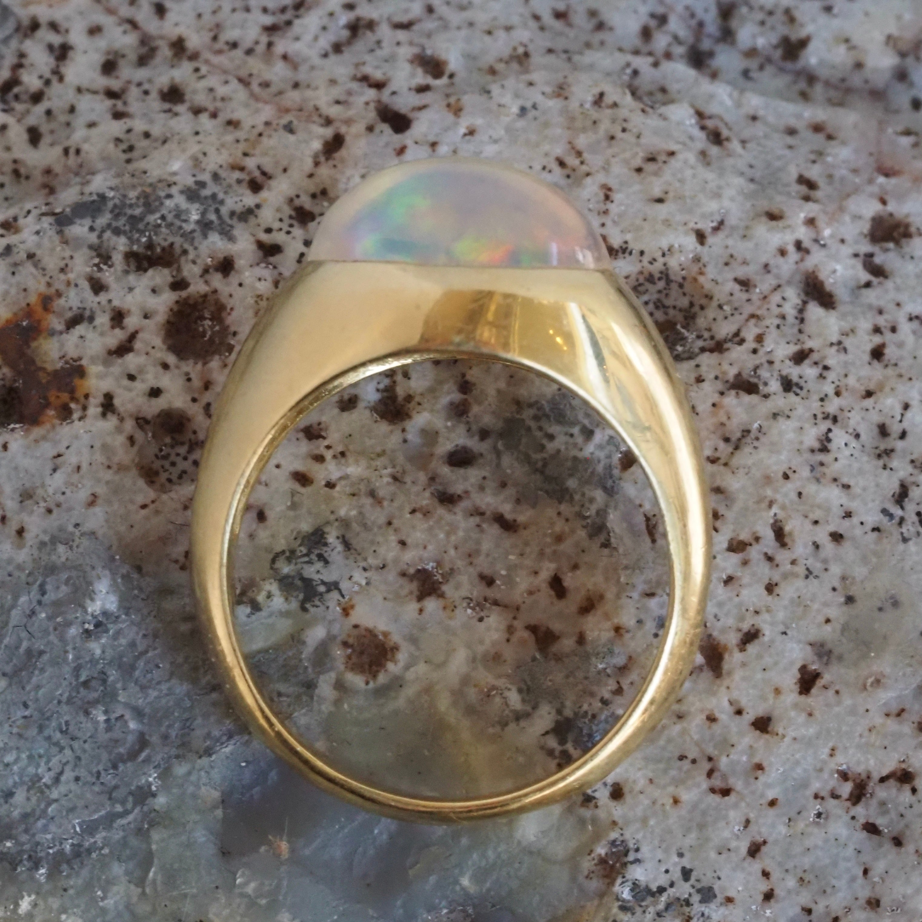 Jelly Opal Cabochon 18k Gold Dome Ring