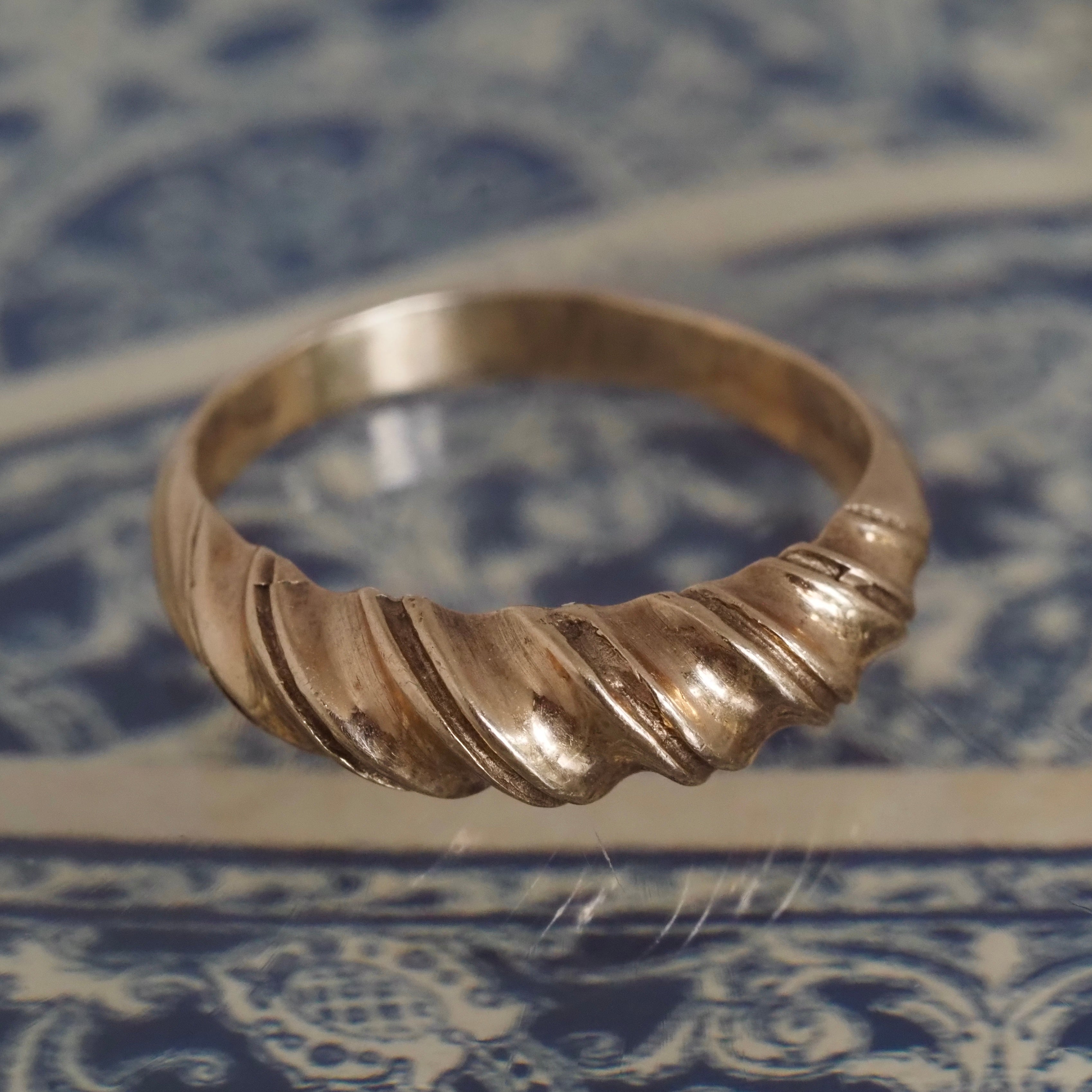 Vintage Shrimp 10k Gold Ring