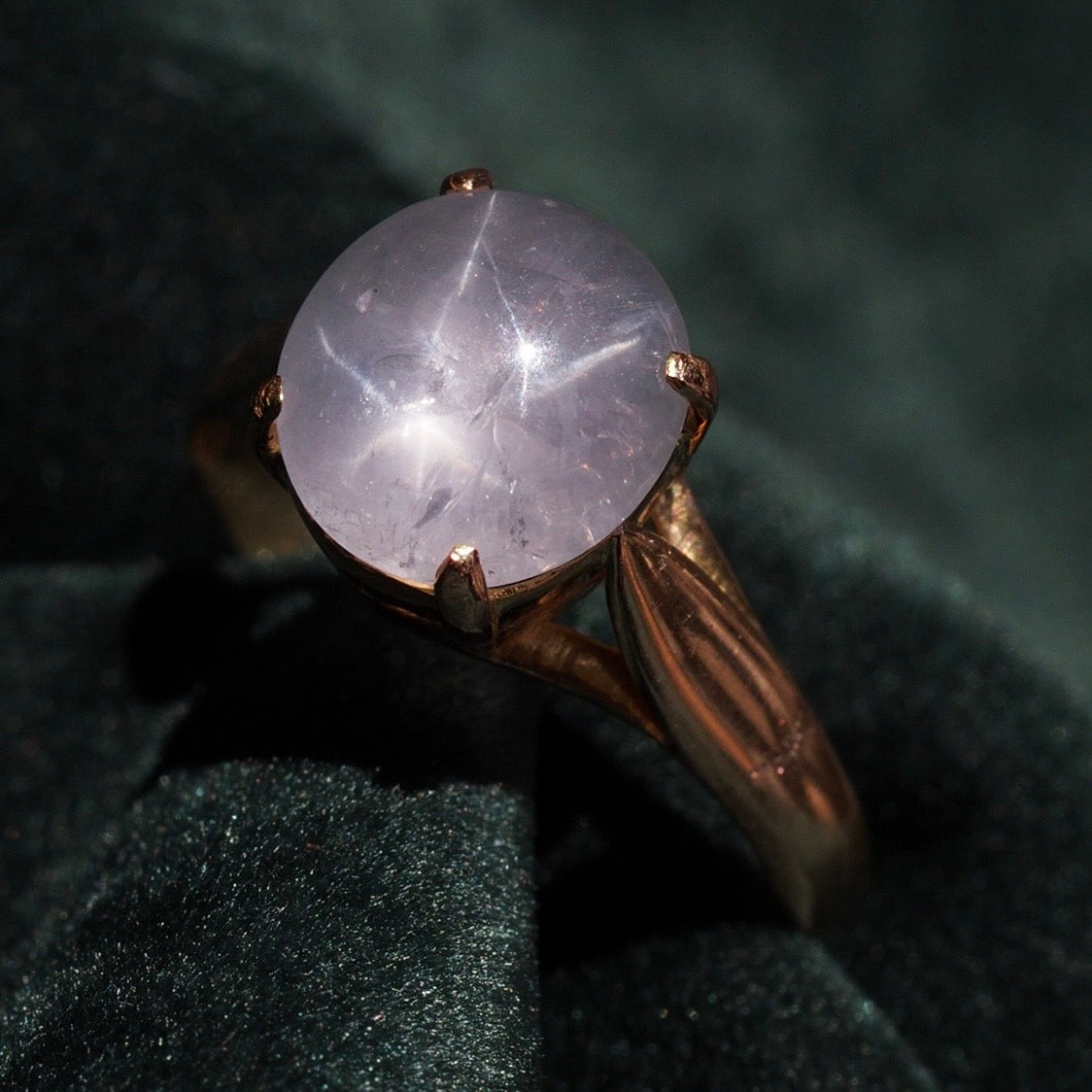 Vintage Natural Star Sapphire 18k Gold Ring