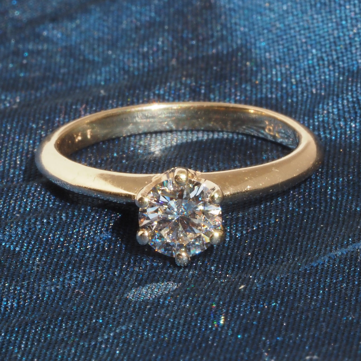 Vintage Round Brilliant Cut Diamond 14k Gold Knife Edge Solitaire Engagement Ring
