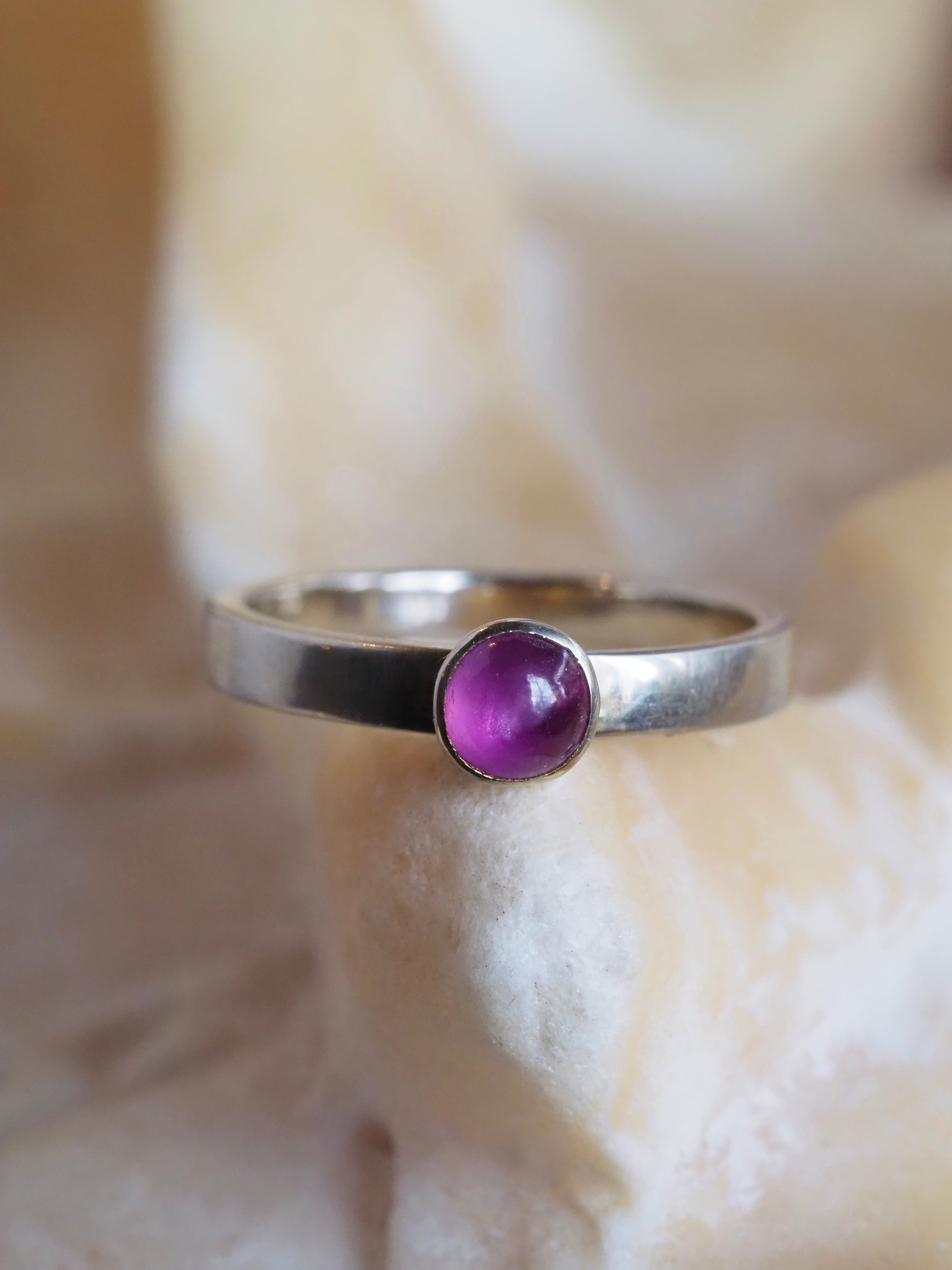 Vintage 14k White Gold Natural Star Ruby Ring