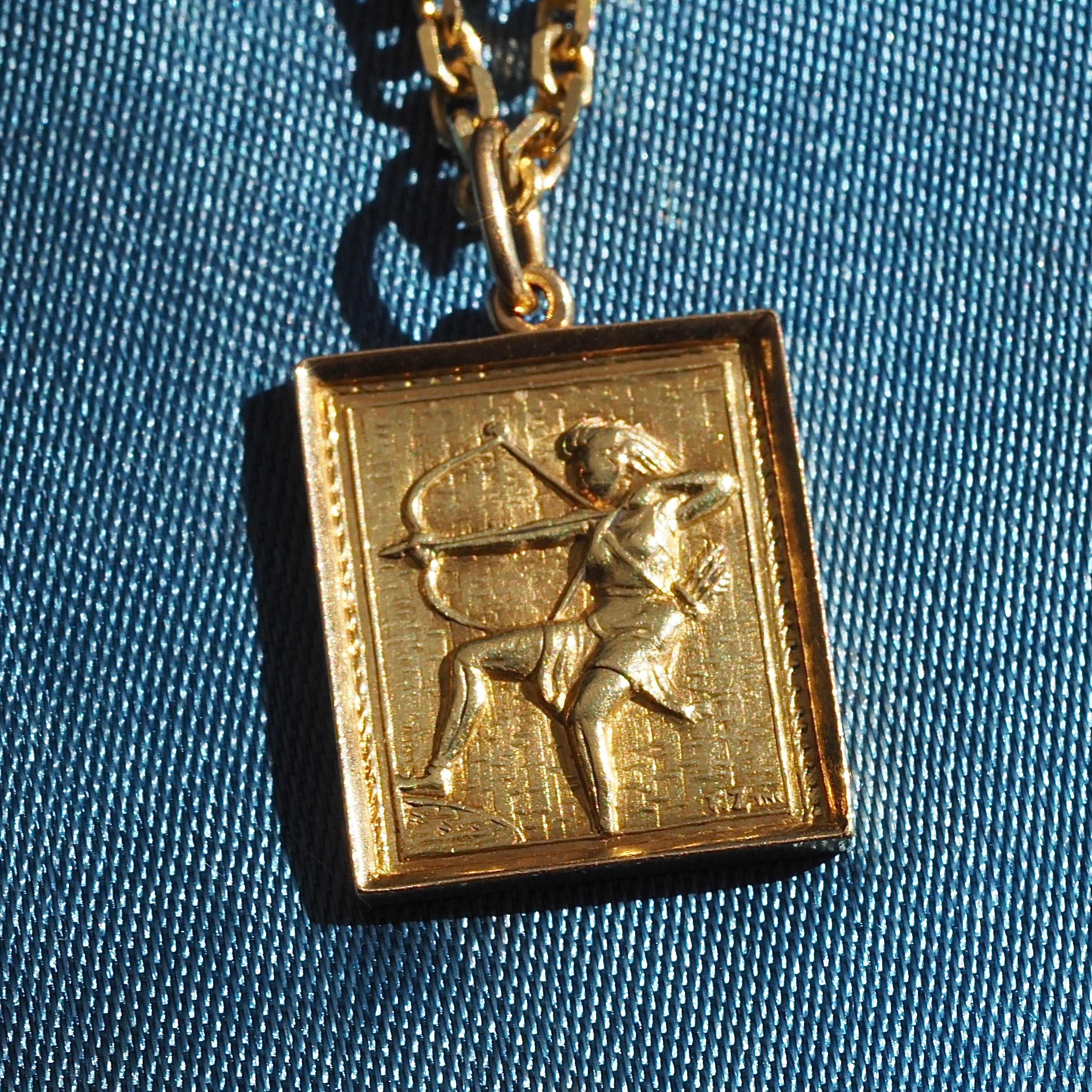 Vintage 18k Gold Sagittarius Archer Pendant