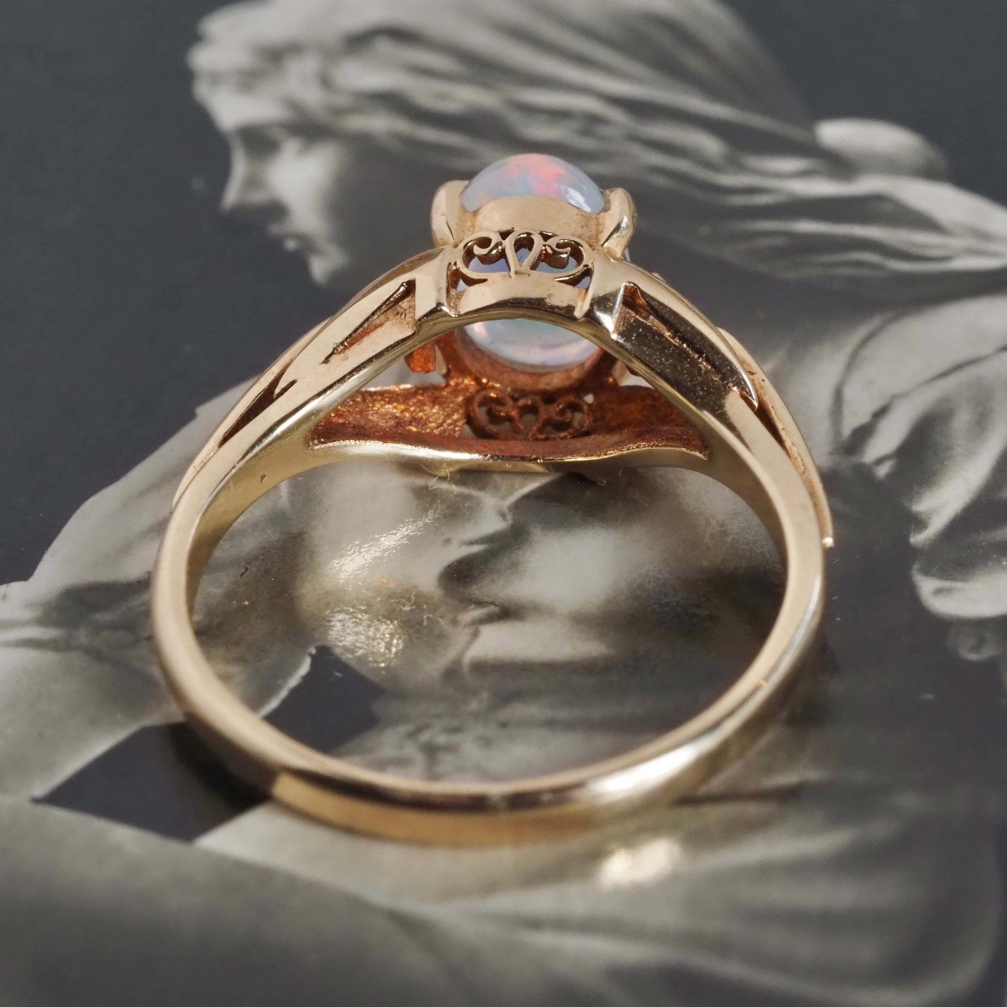 Vintage Victorian Style Opal 14k Gold Ring