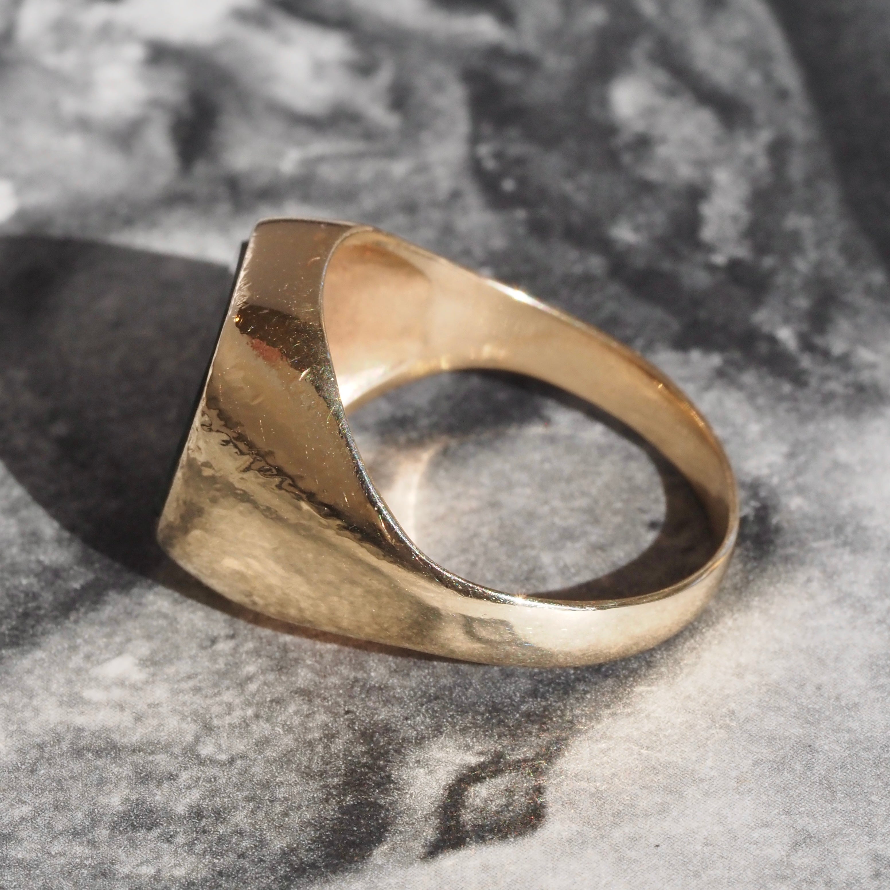 Vintage c.1977 English Bloodstone 9k Gold Signet Ring