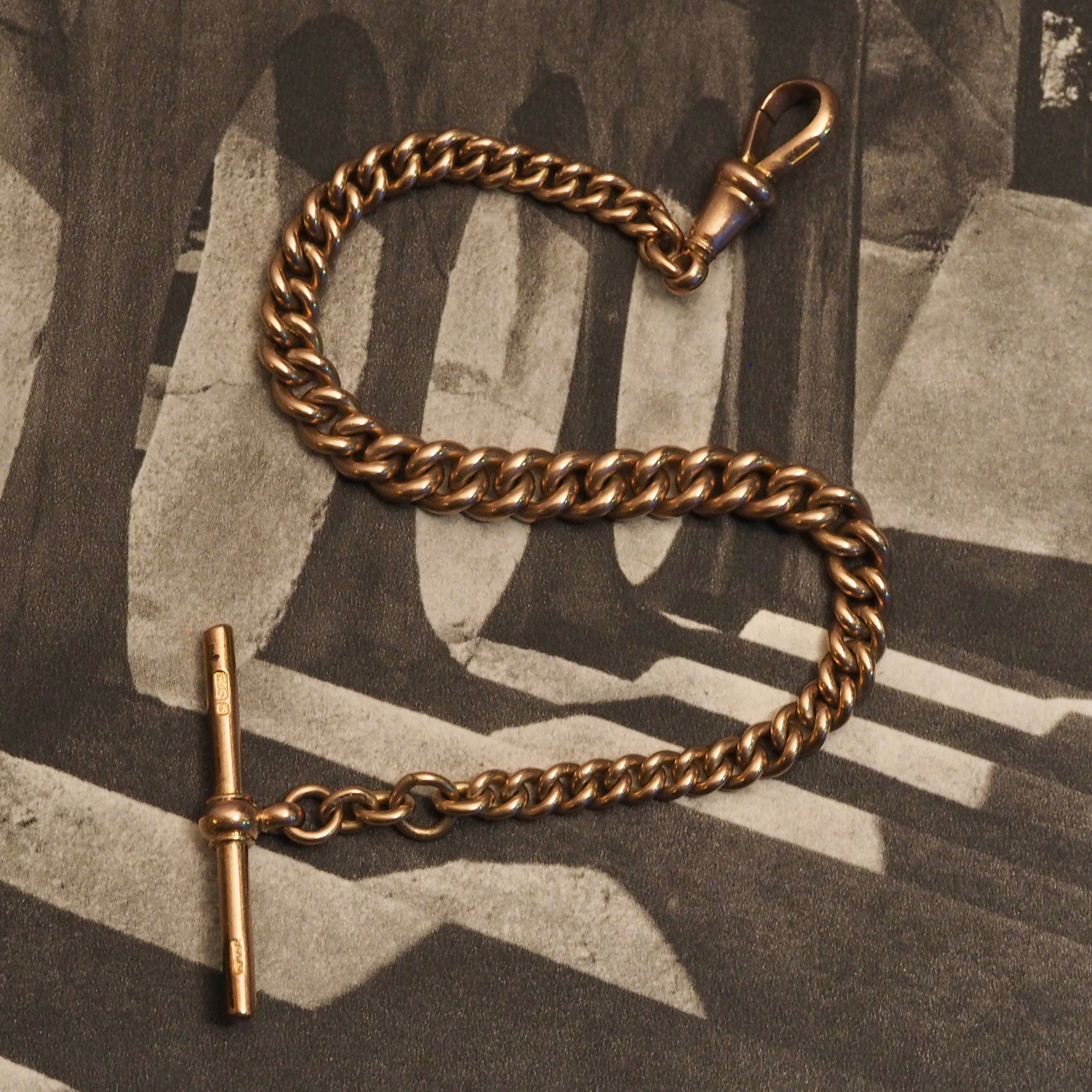 Antique English 9k Gold Graduated Curb Chain Bracelet with T-Bar and Dog Clip