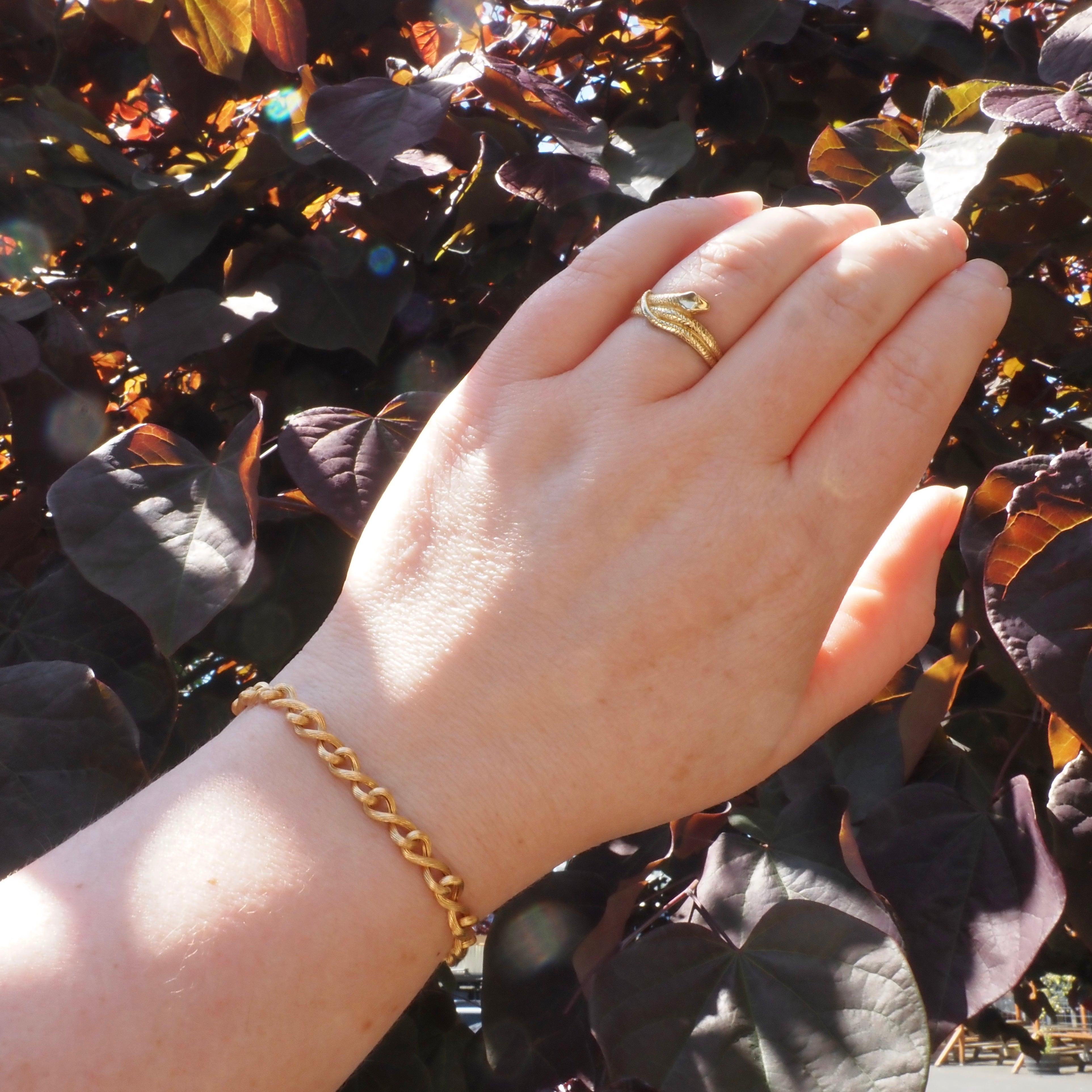 Vintage Italian 18k Gold Fluted Infinity Chain Bracelet