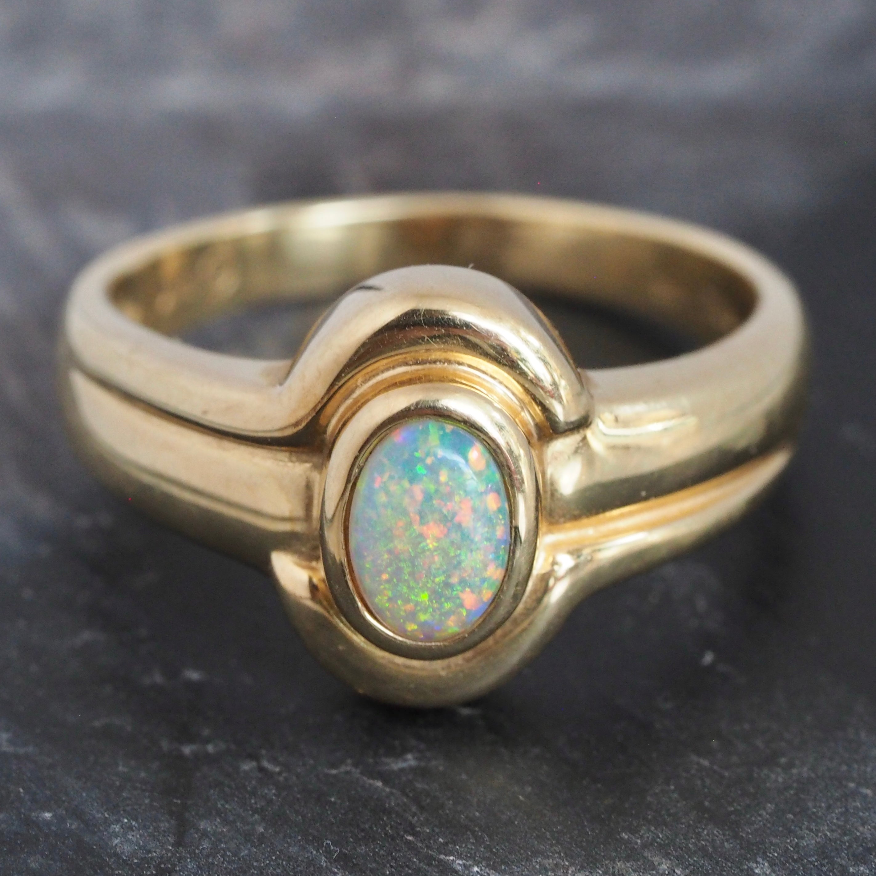 Vintage Modernist 18k Gold Opal Ring