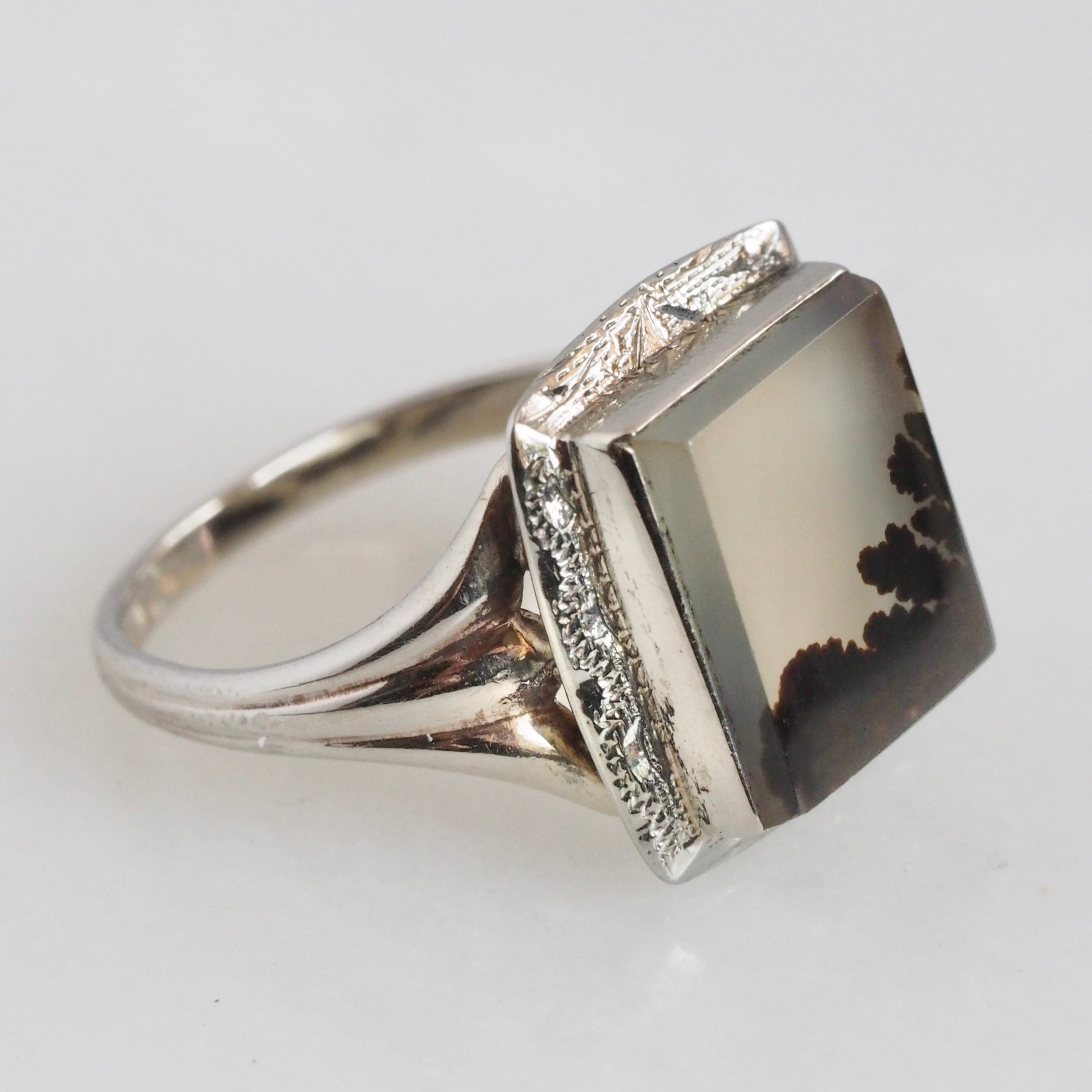 Antique Art Deco 10k White Gold Agate Ring