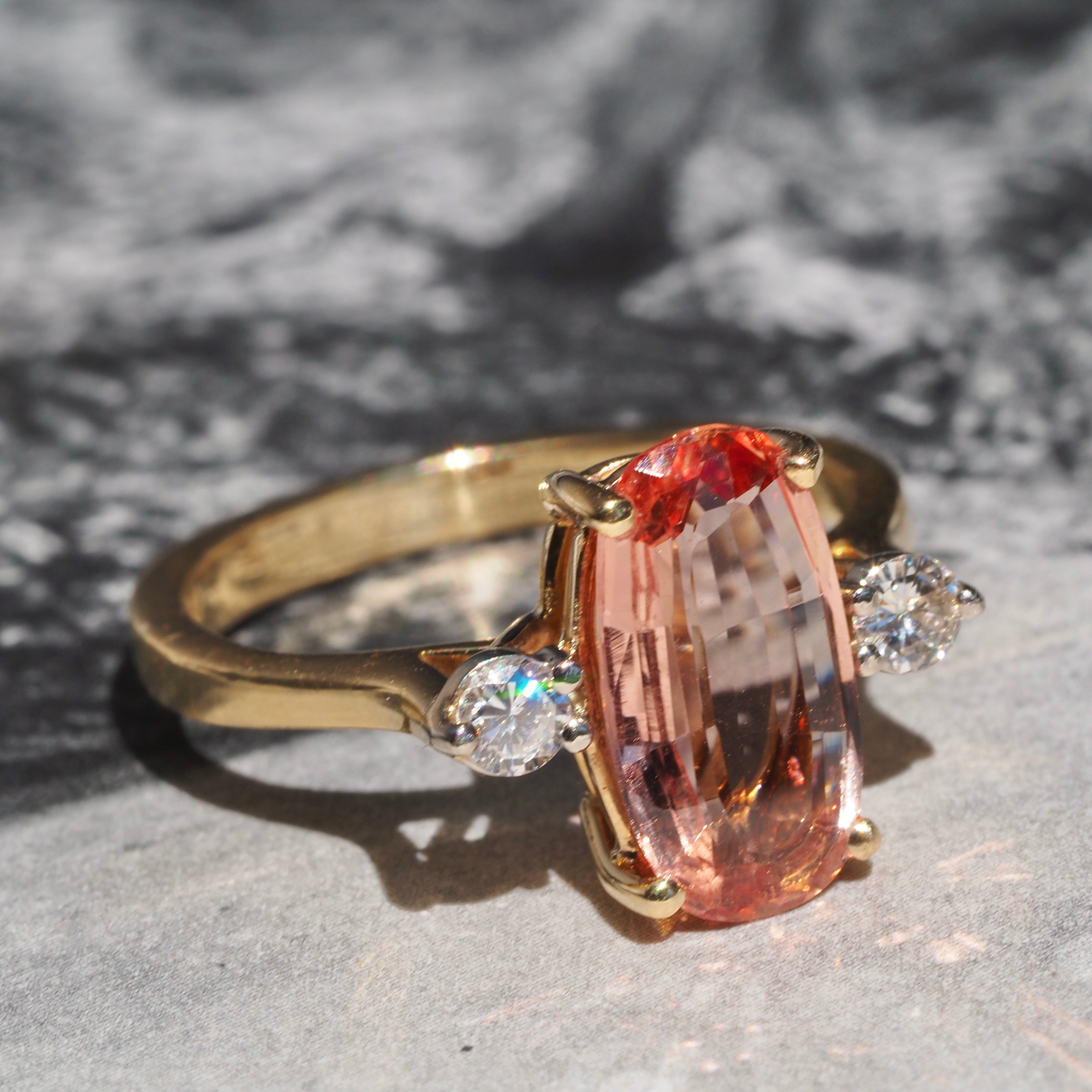 Vintage Imperial Topaz Round Brilliant Cut Diamond 18k Gold Ring