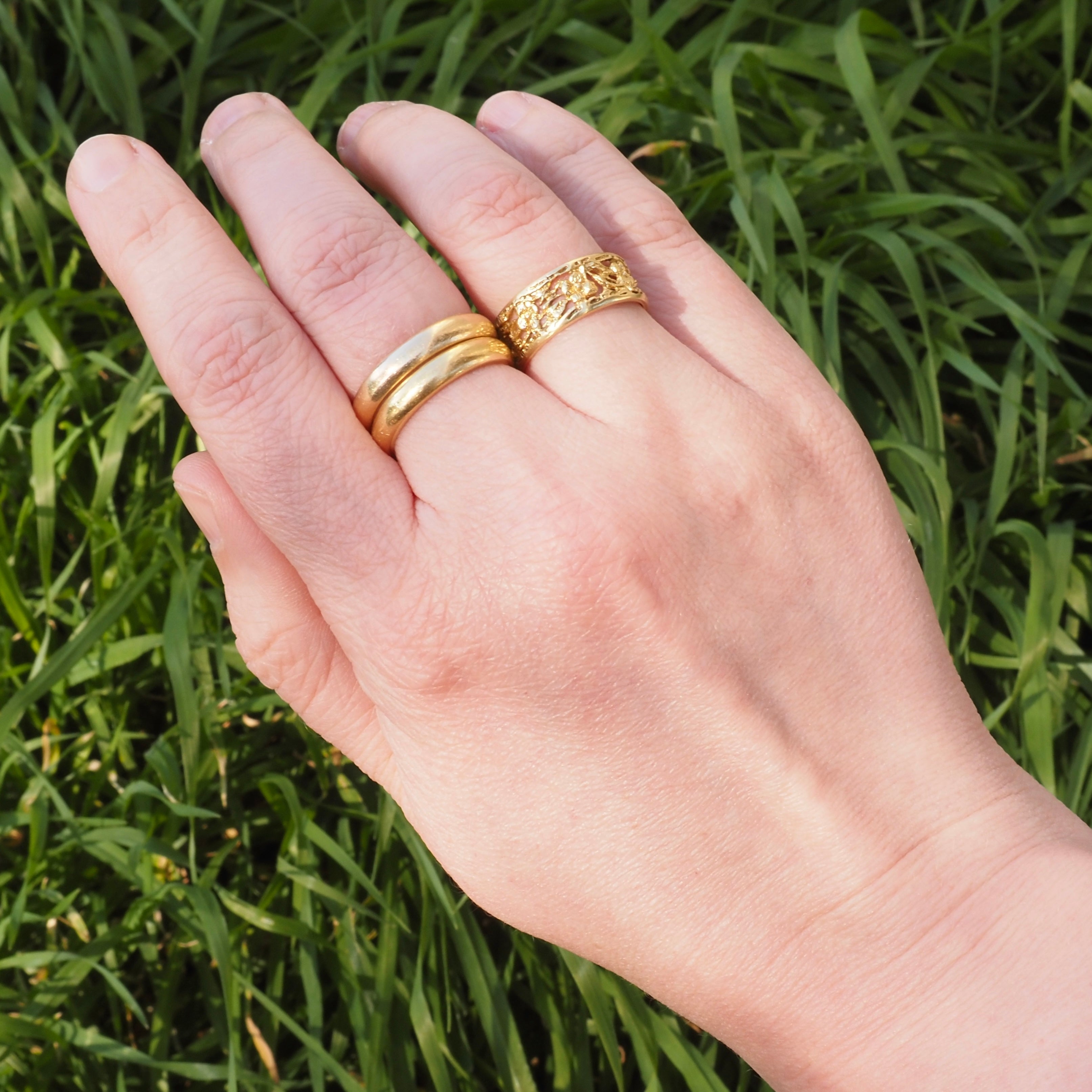 Vintage Floral 18k Gold Band