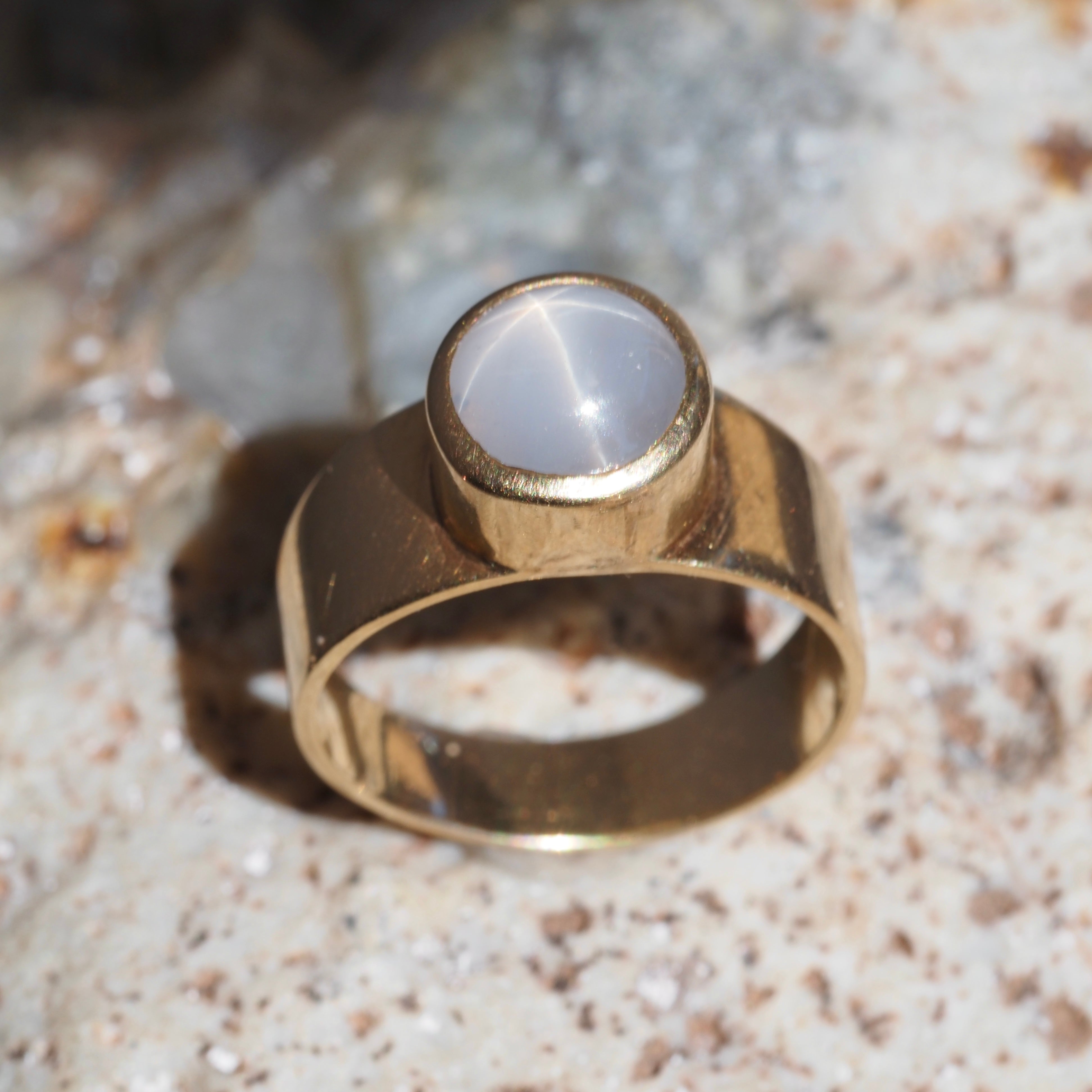 Vintage Natural Star Sapphire Cabochon 14k Gold Ring