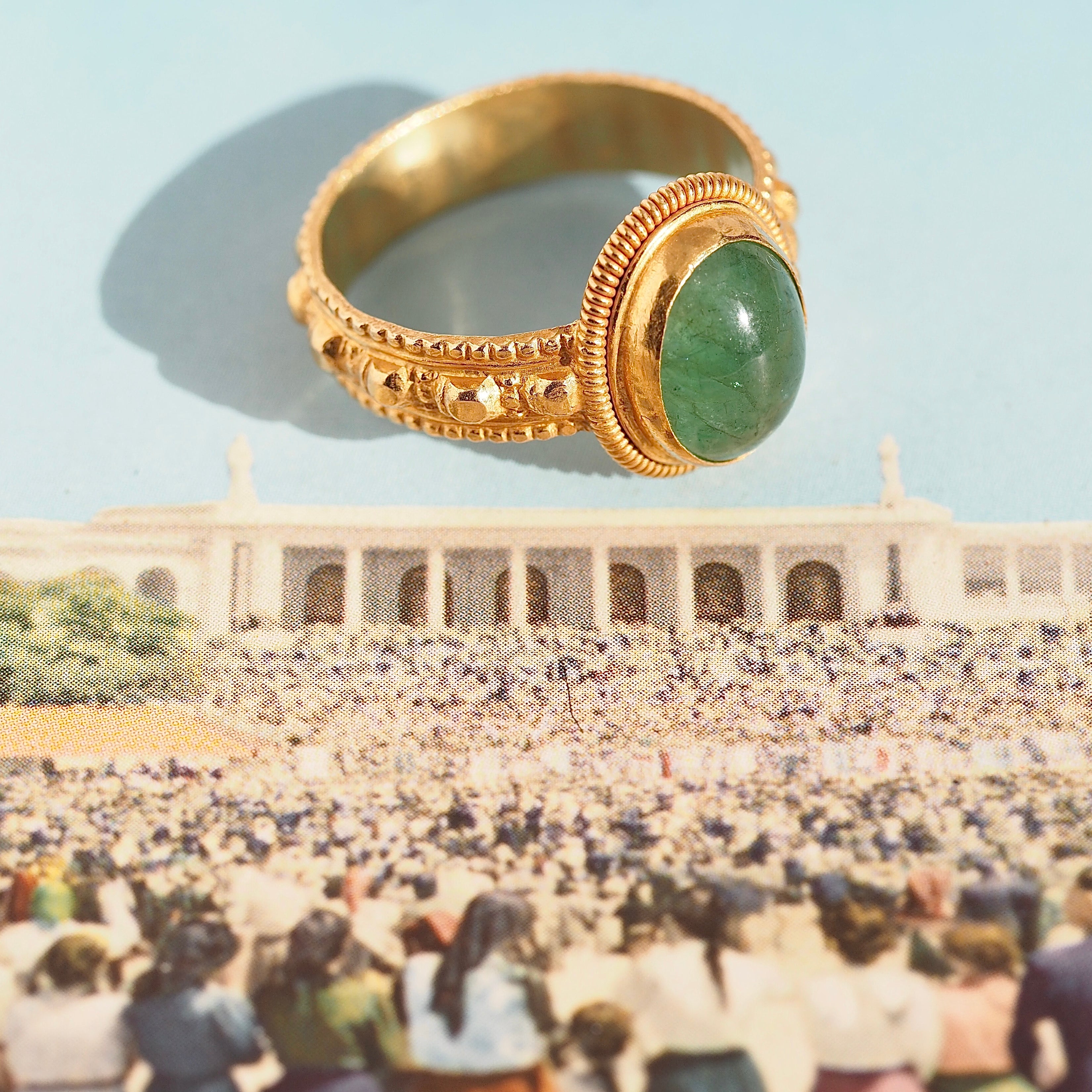 Vintage Indian 22k Gold Cabochon Emerald Ring