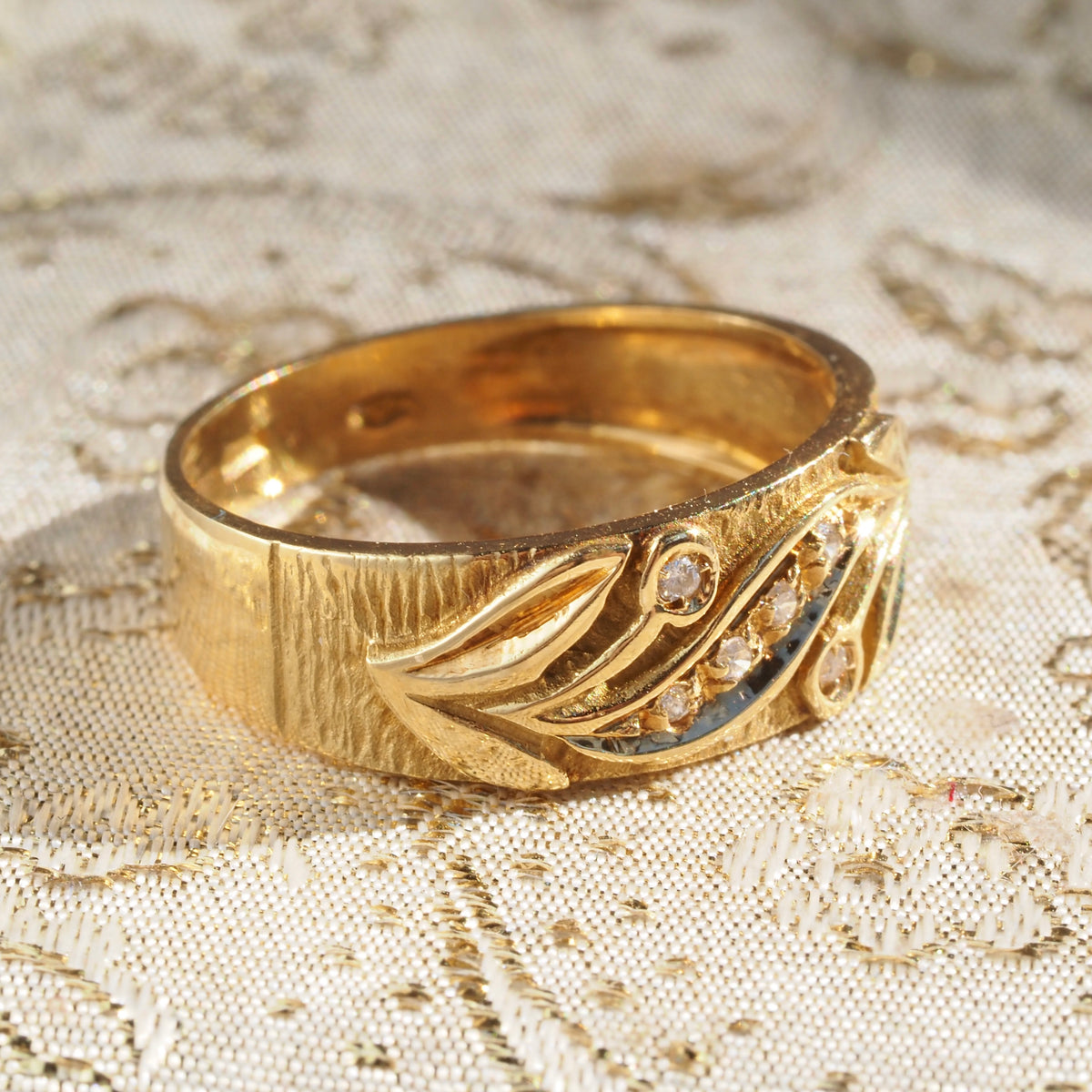 Vintage Italian Diamond 18k Gold Leaves and Flower Band