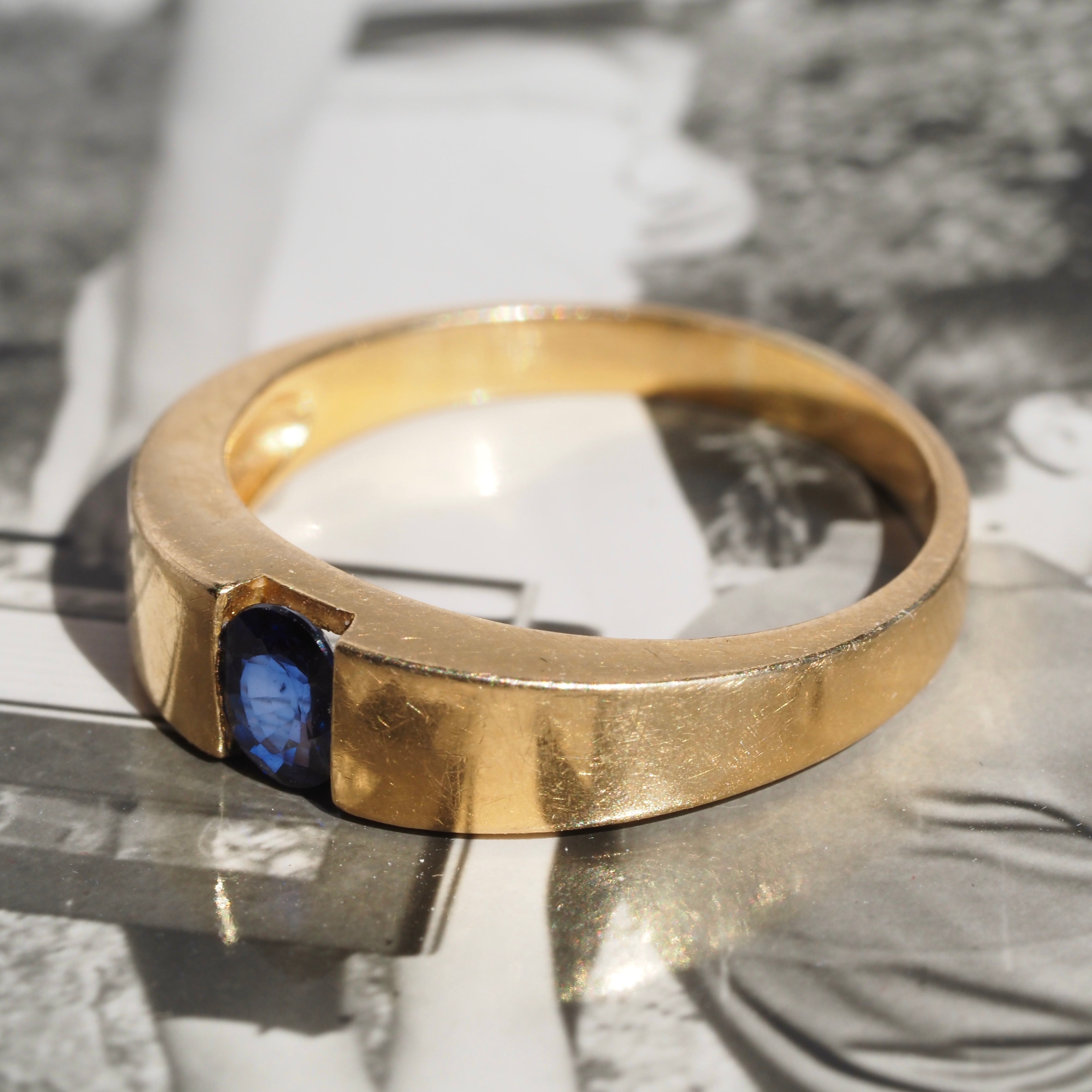 Vintage 18k Gold Natural Sapphire Band