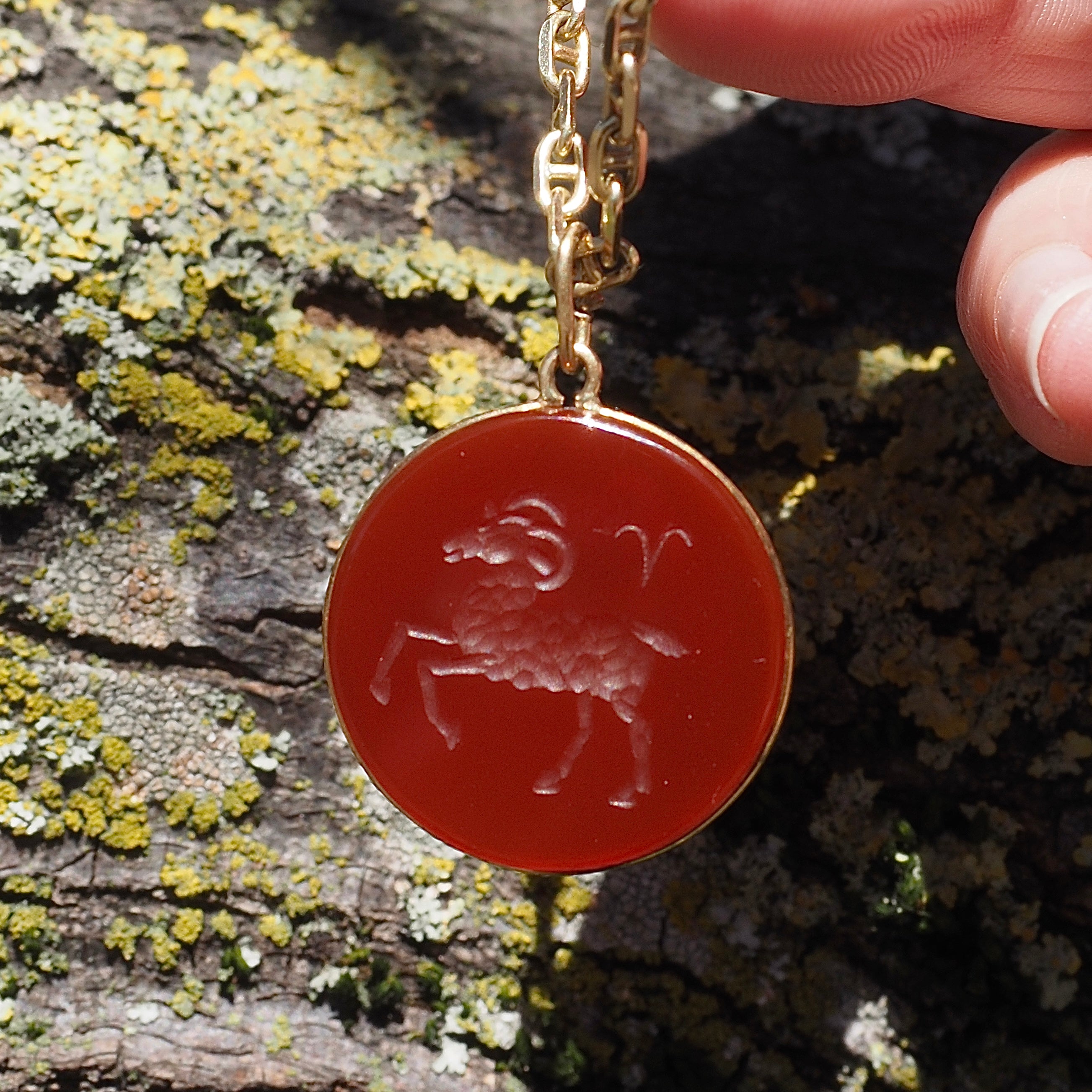 Vintage Carnelian Aries Intaglio 18k Gold Charm Pendant