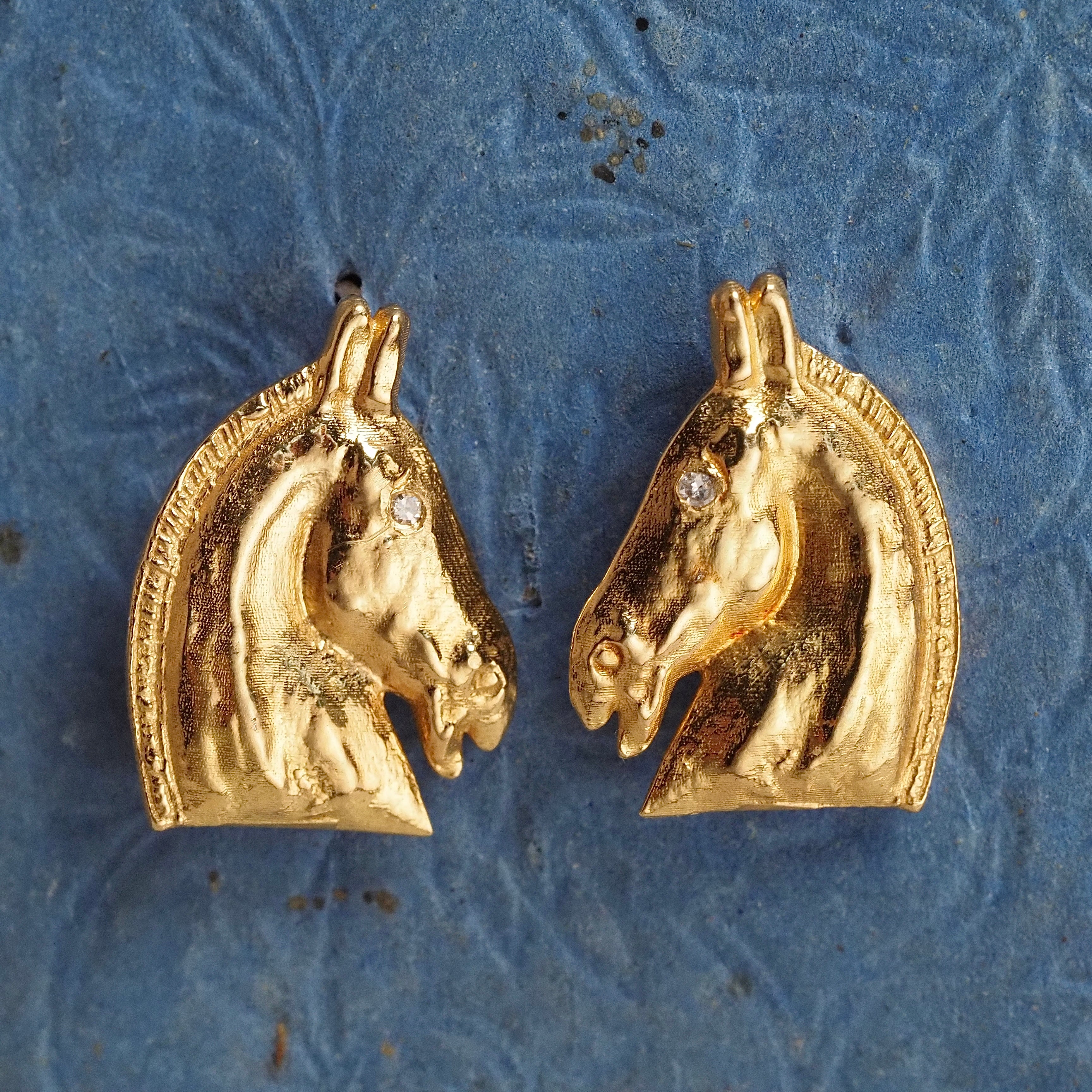Horse 18k Gold Earrings with Diamond Eyes