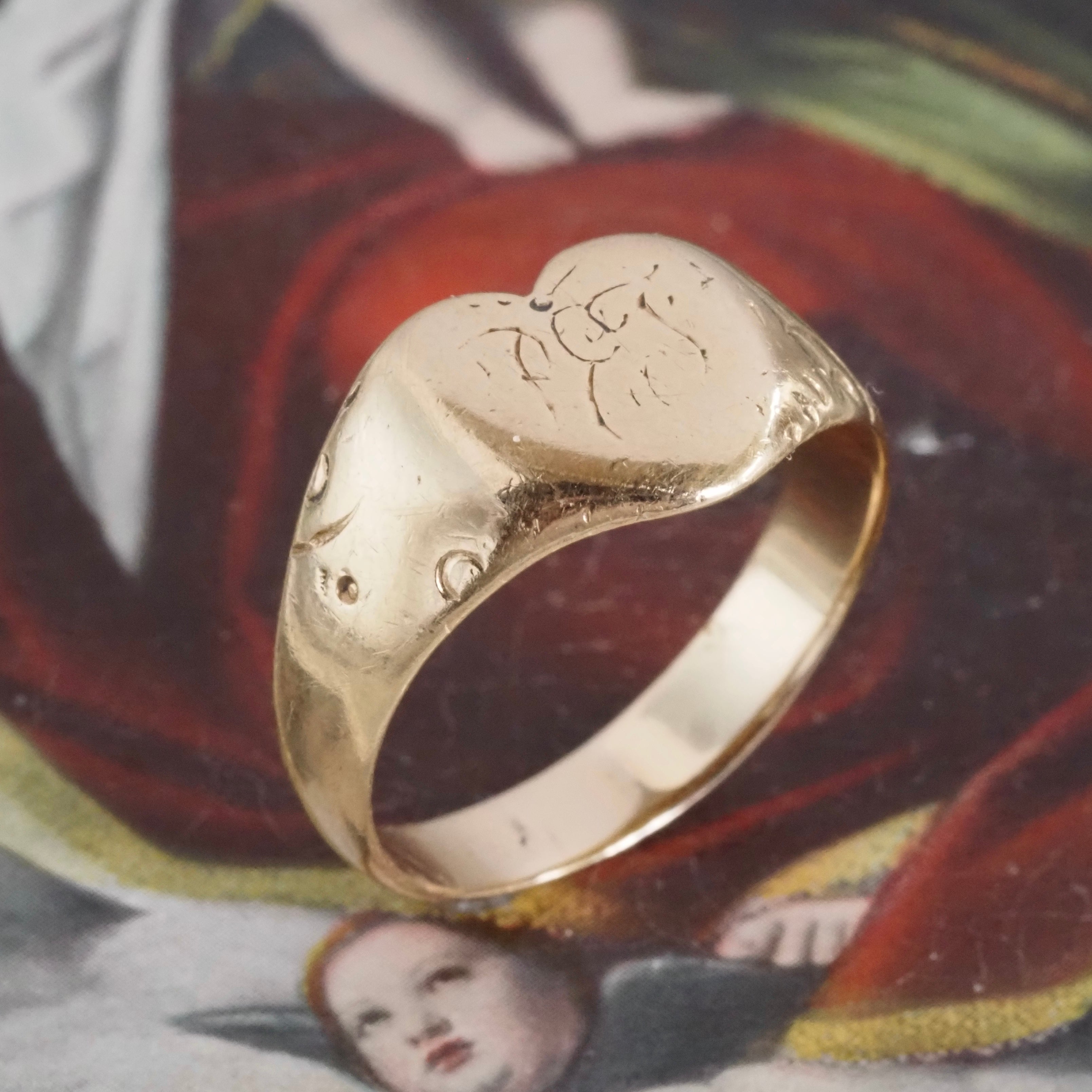 Antique c. 1927 14k Gold Heart Engraved Signet Ring