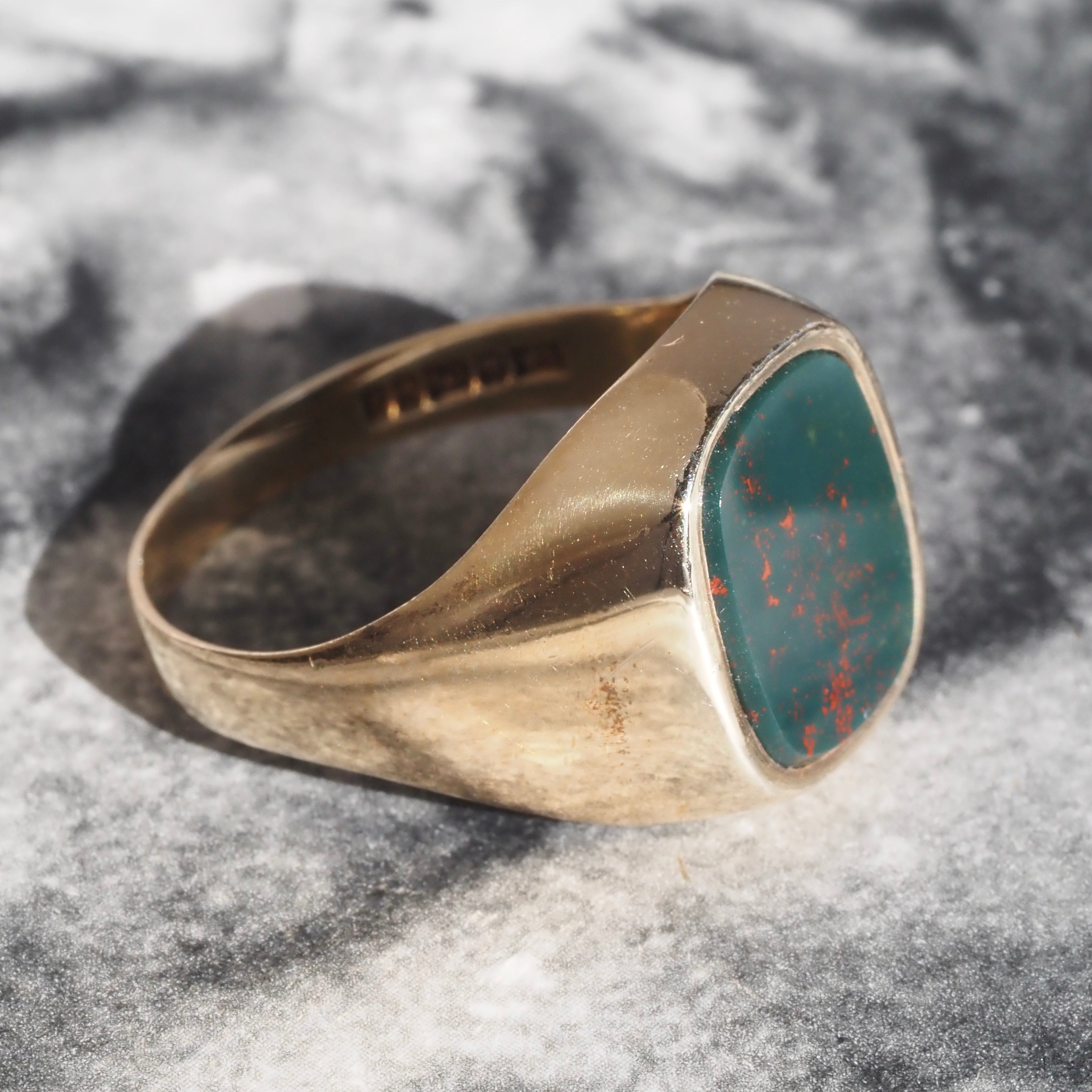 Vintage c.1977 English Bloodstone 9k Gold Signet Ring