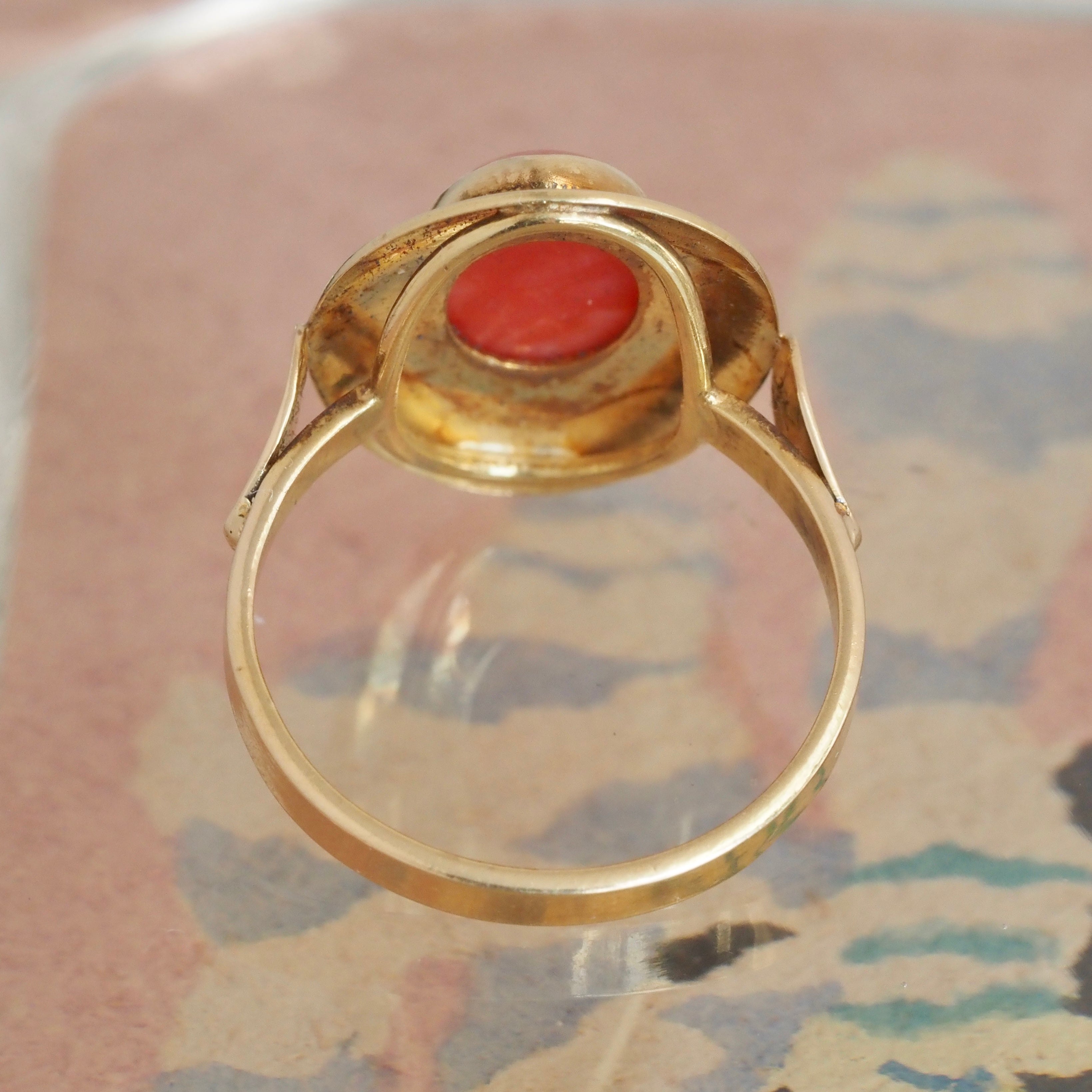 Vintage Italian Coral 18k Gold Ring