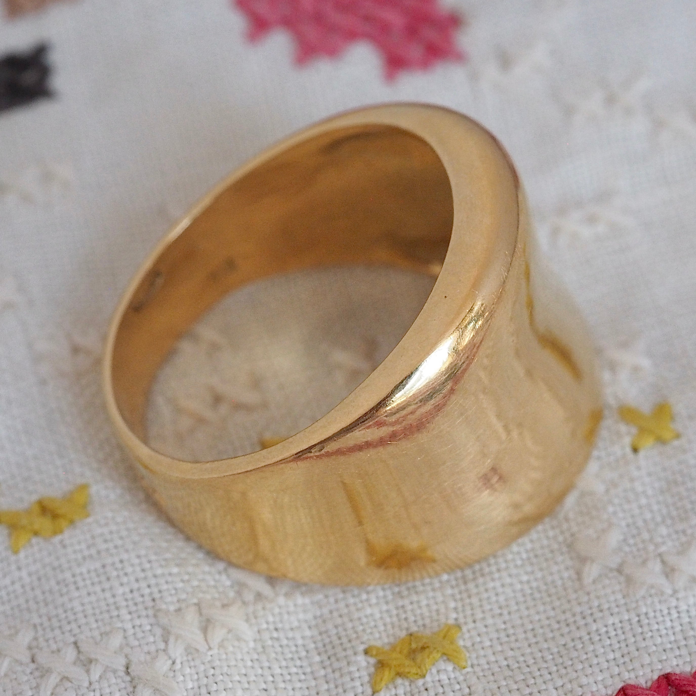 Vintage Portuguese 19k Gold Modernist Melty Band