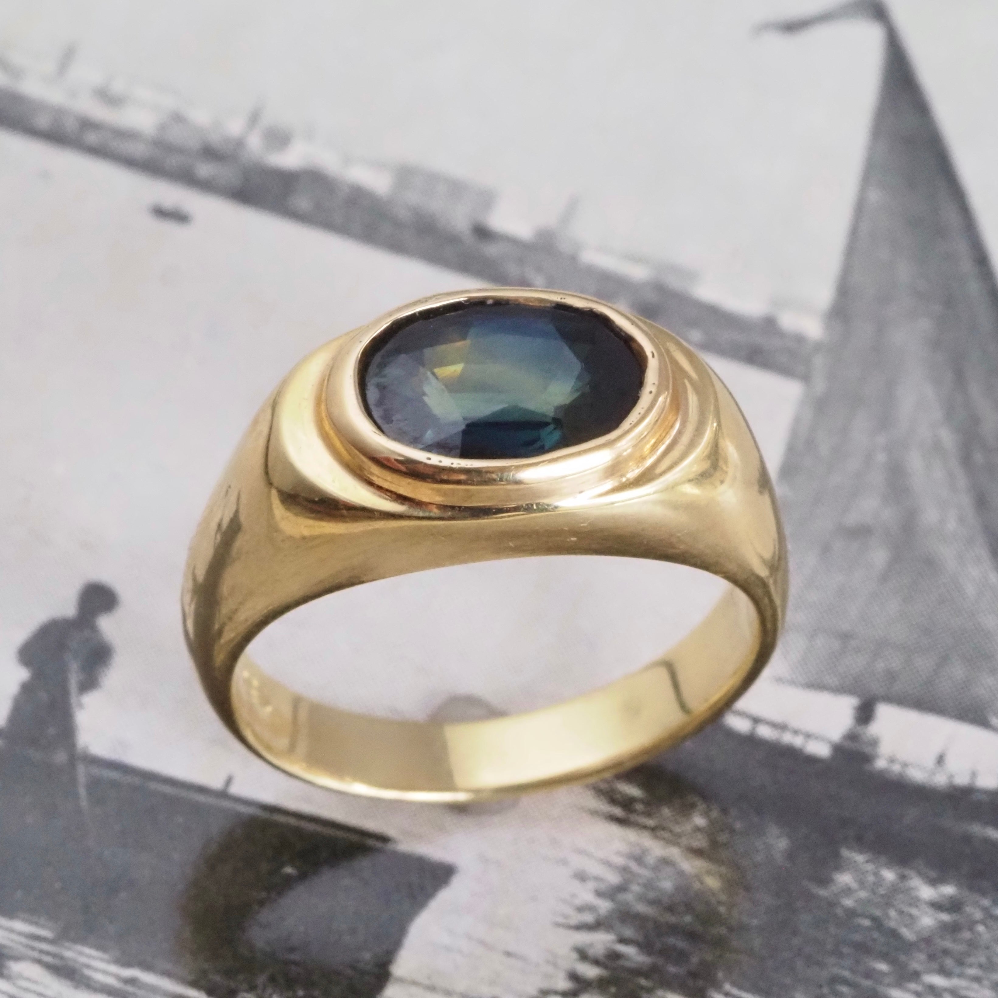 Vintage Natural Sapphire 18k Gold Signet Ring