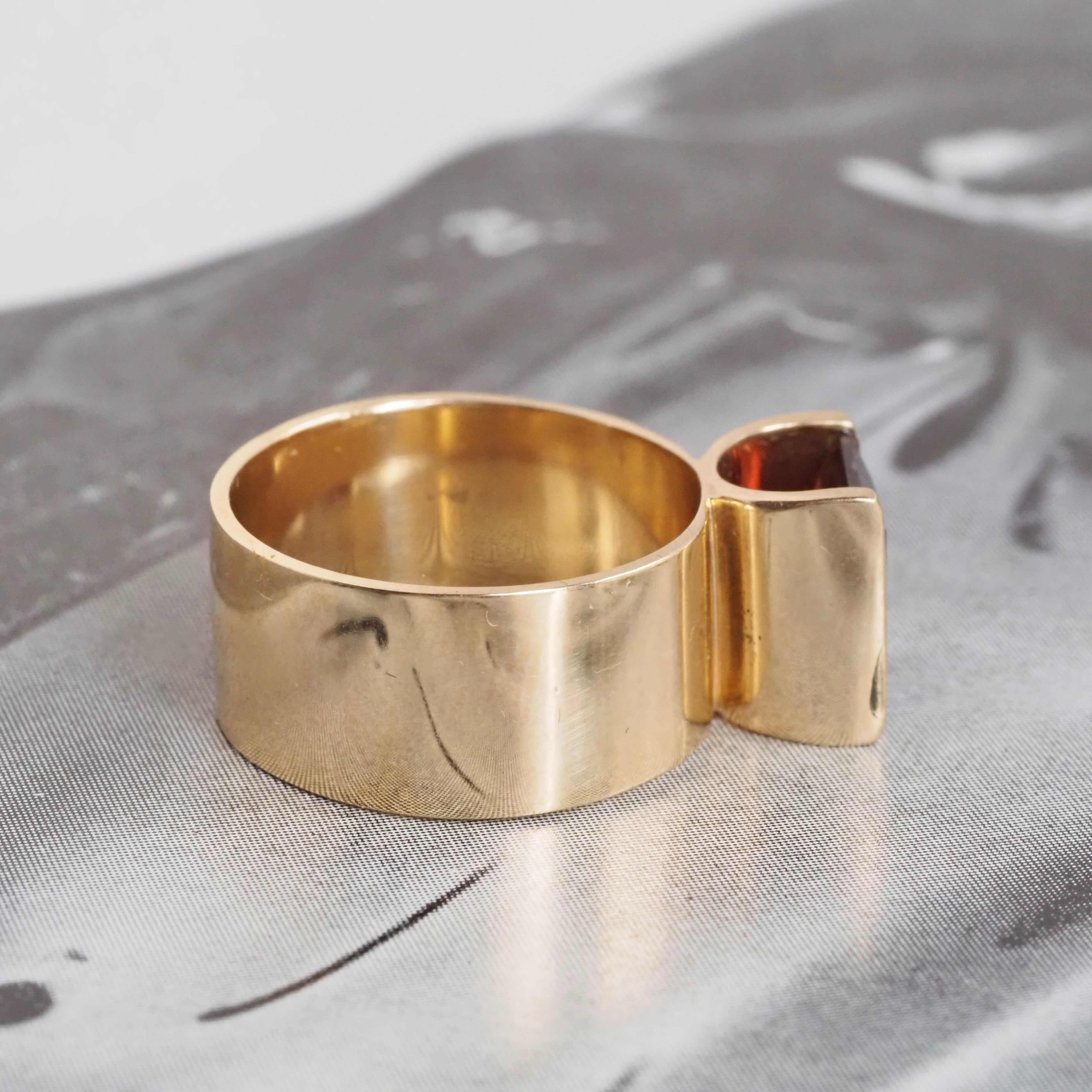Vintage Modernist 14k Gold Garnet Ring