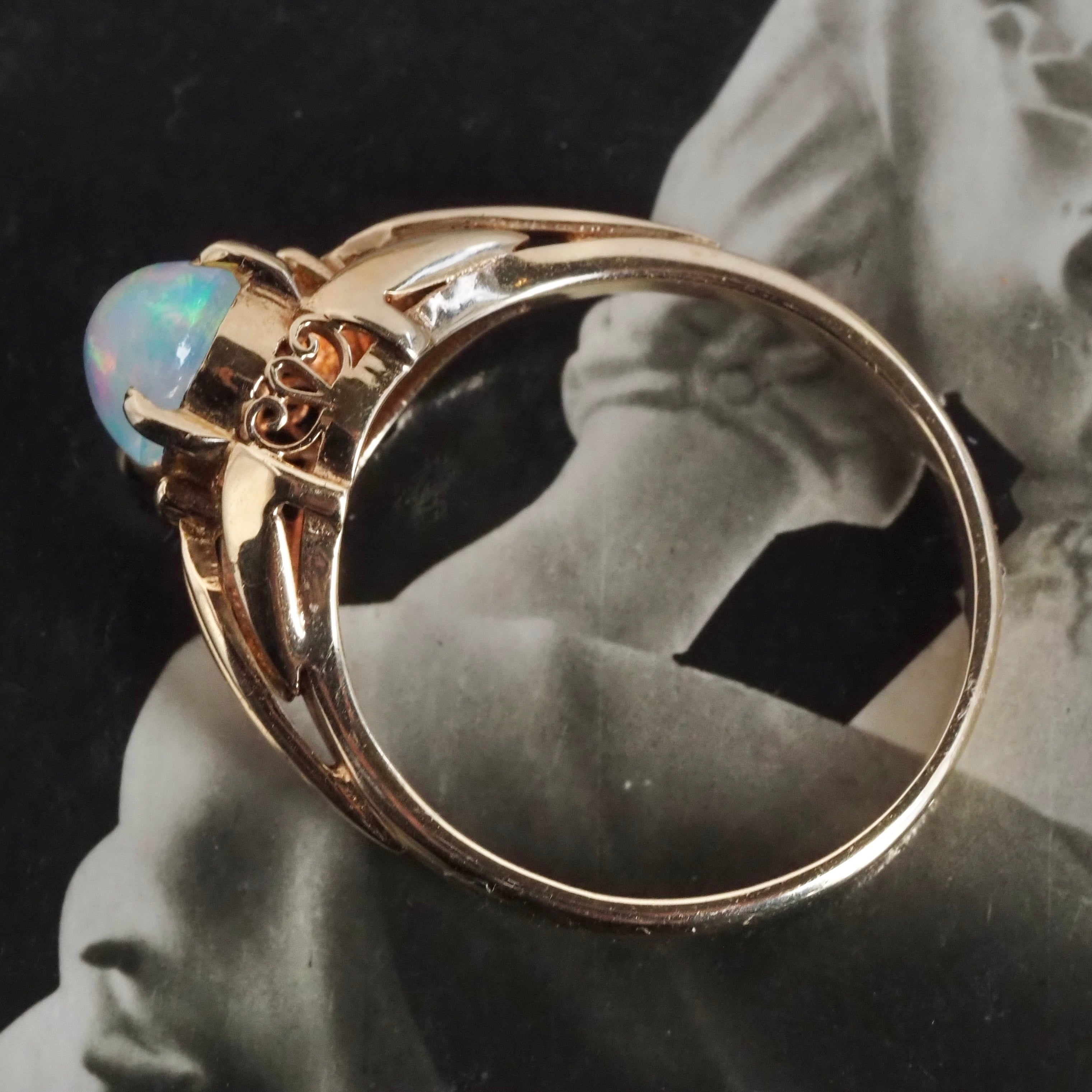 Vintage Victorian Style Opal 14k Gold Ring