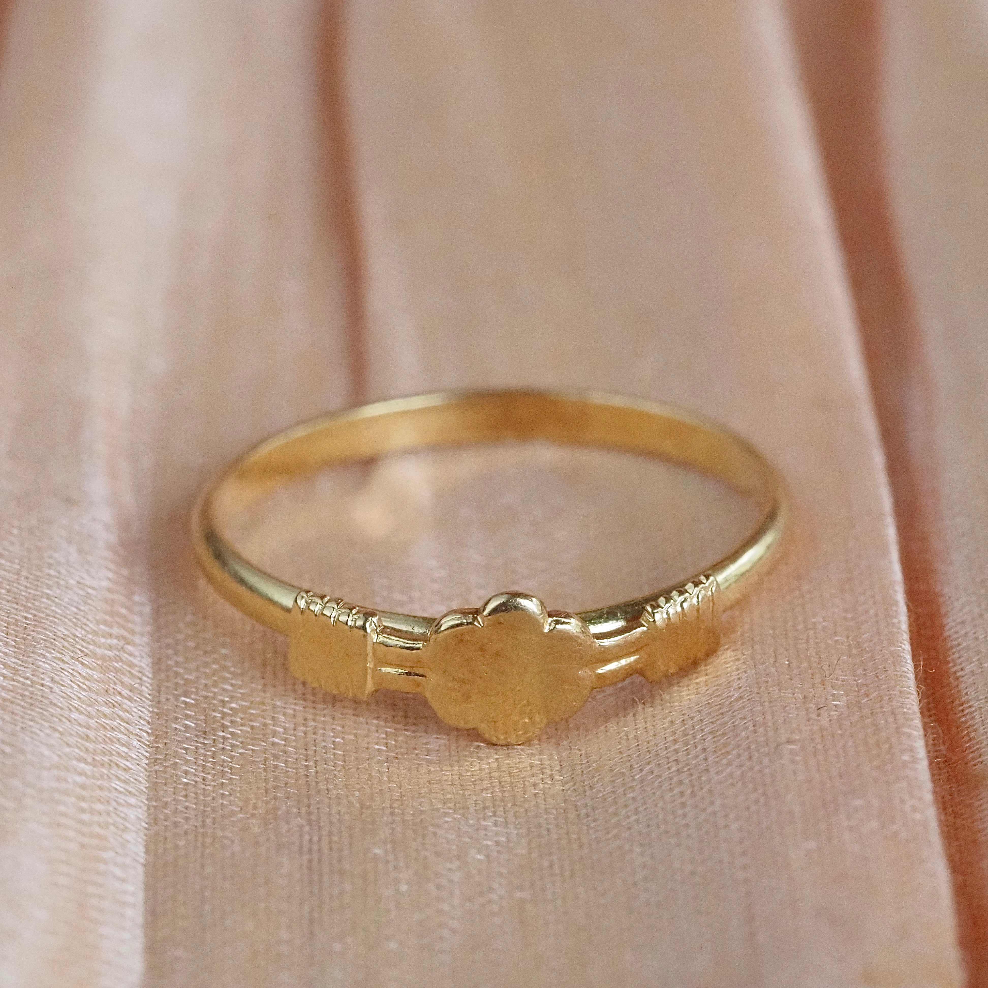 Vintage Italian 18k Gold Buttercup Ring