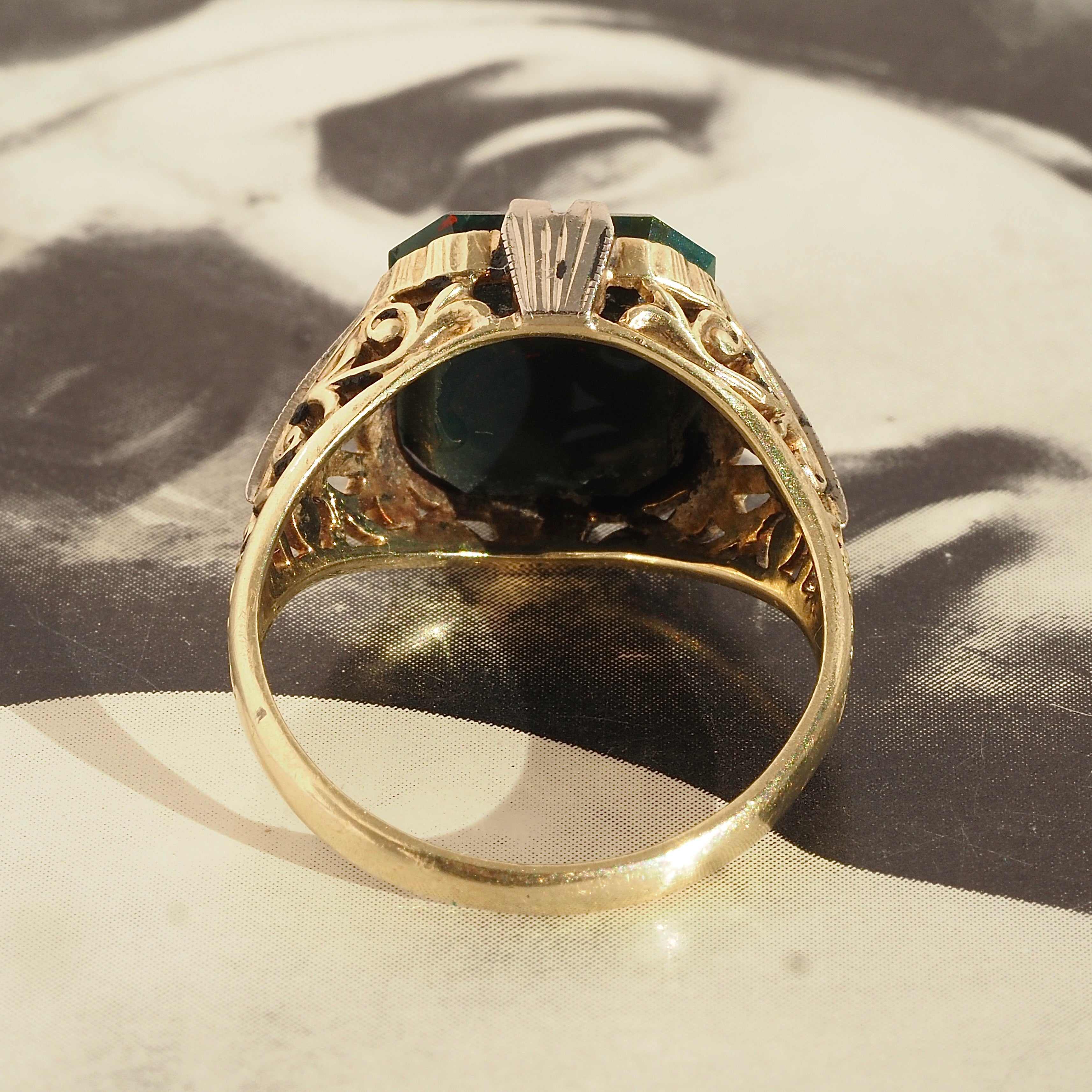 Antique Bloodstone 14k Gold Two-Tone Filigree Ring
