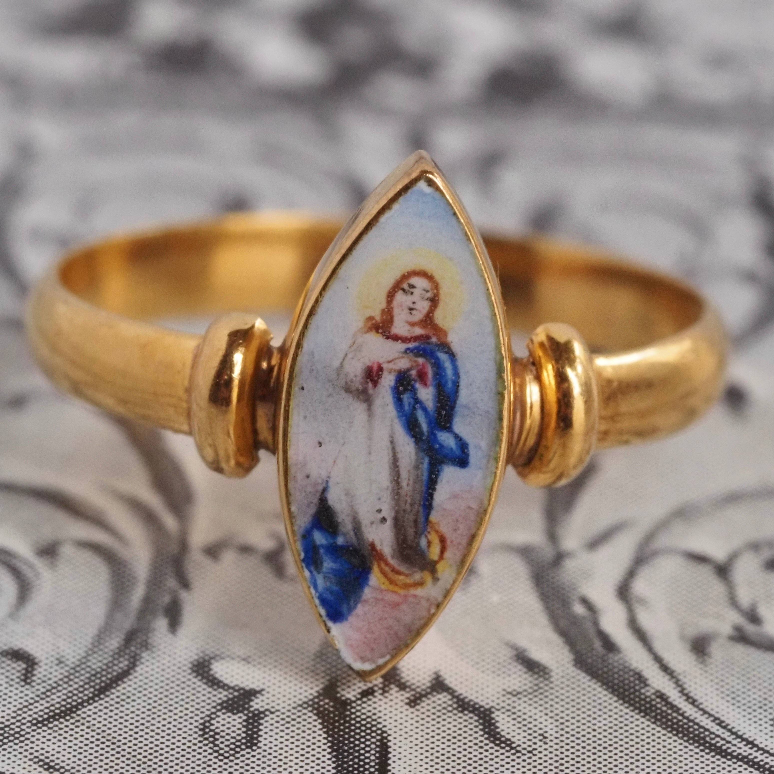 Antique Victorian 18k Gold Ceramic Mary Navette Ring