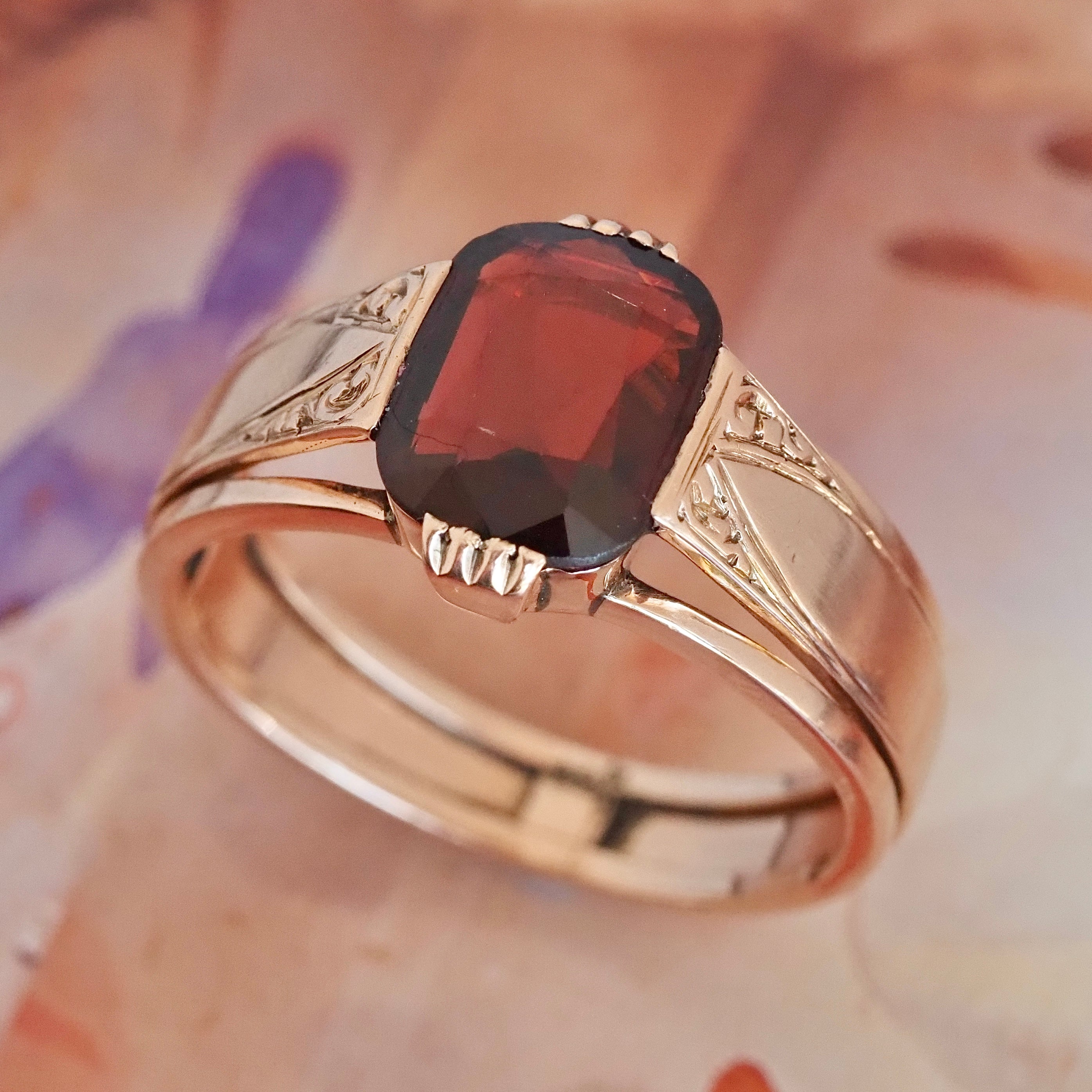 Antique 9k Gold Garnet Ring