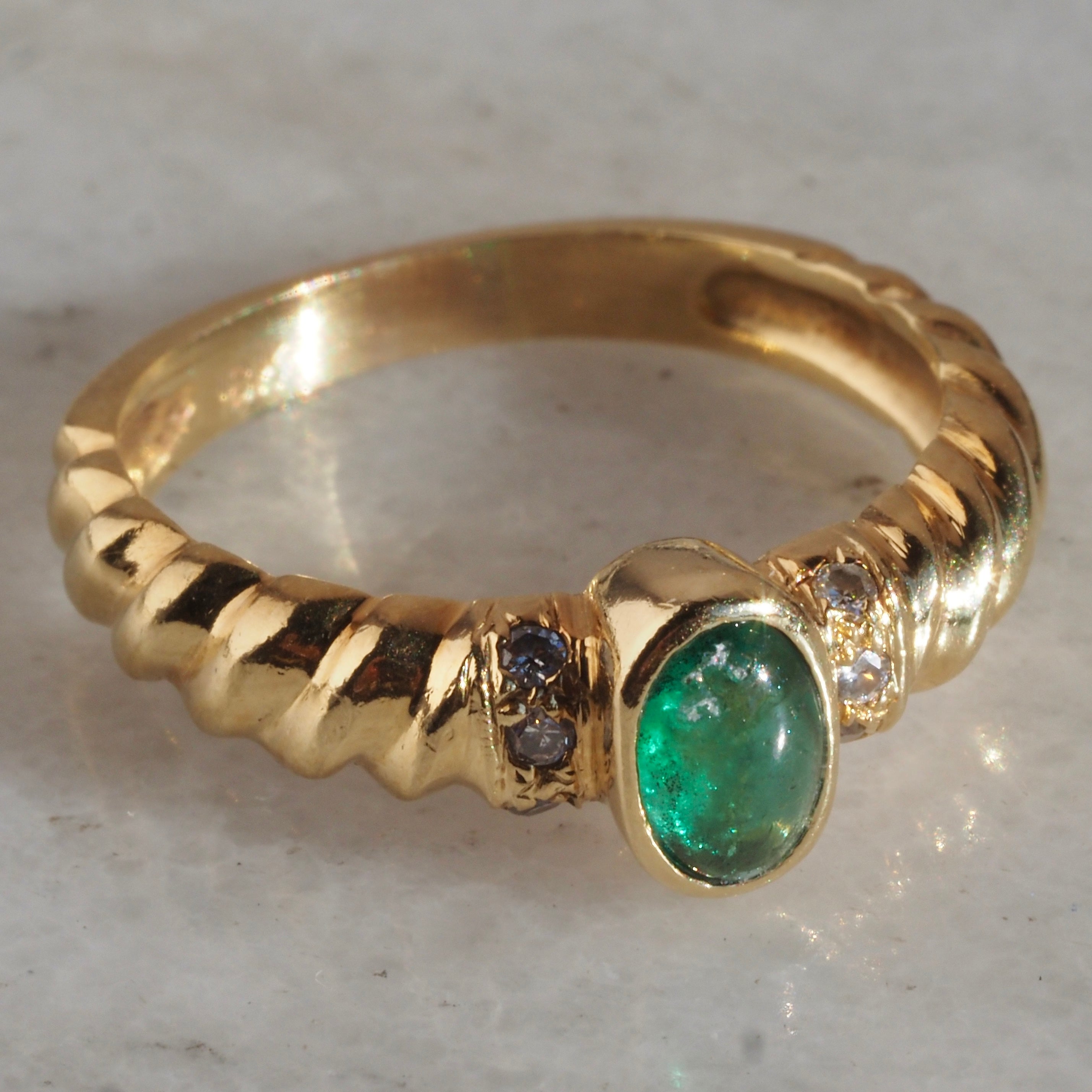 Vintage Twisty Emerald and Diamond 18k Gold Ring