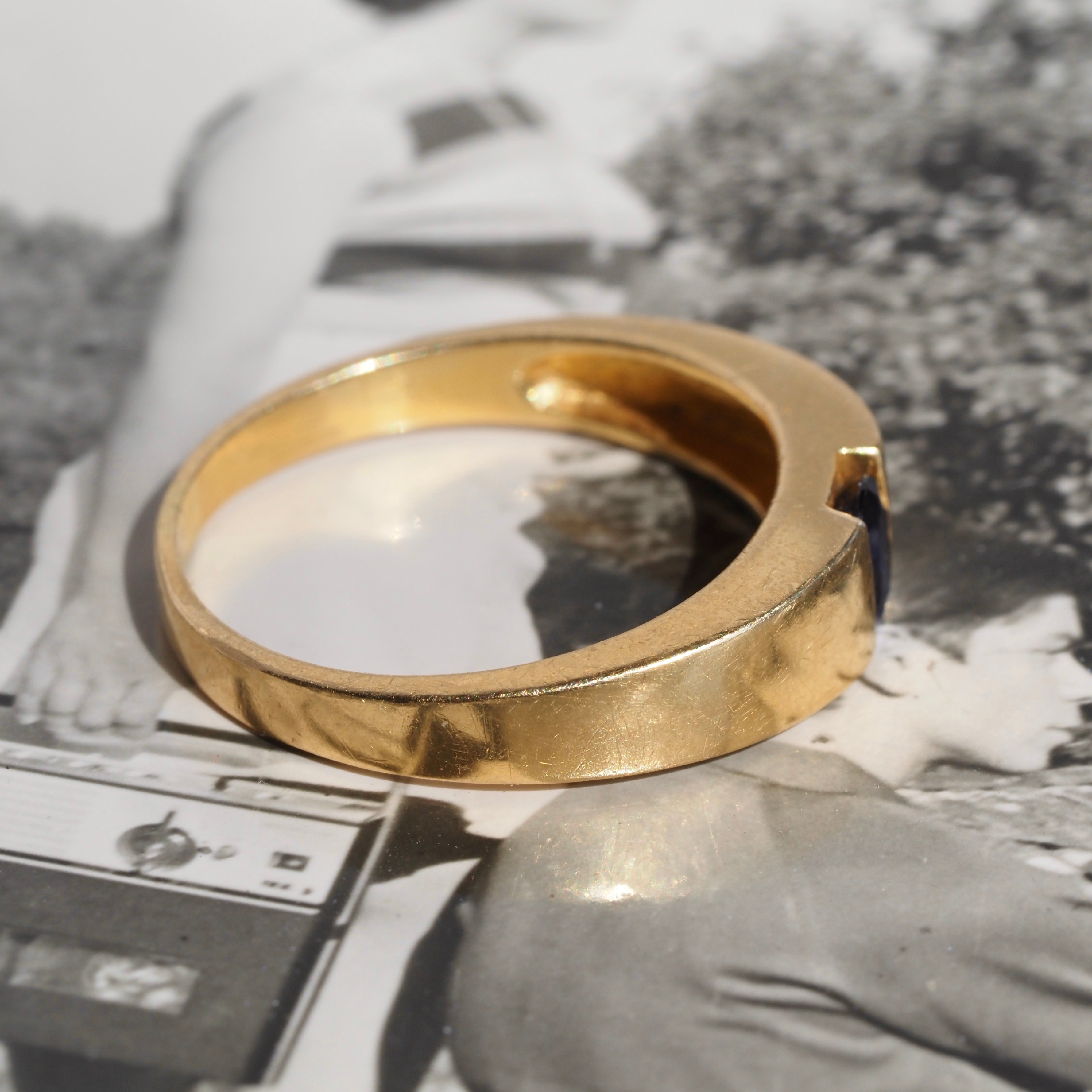 Vintage 18k Gold Natural Sapphire Band