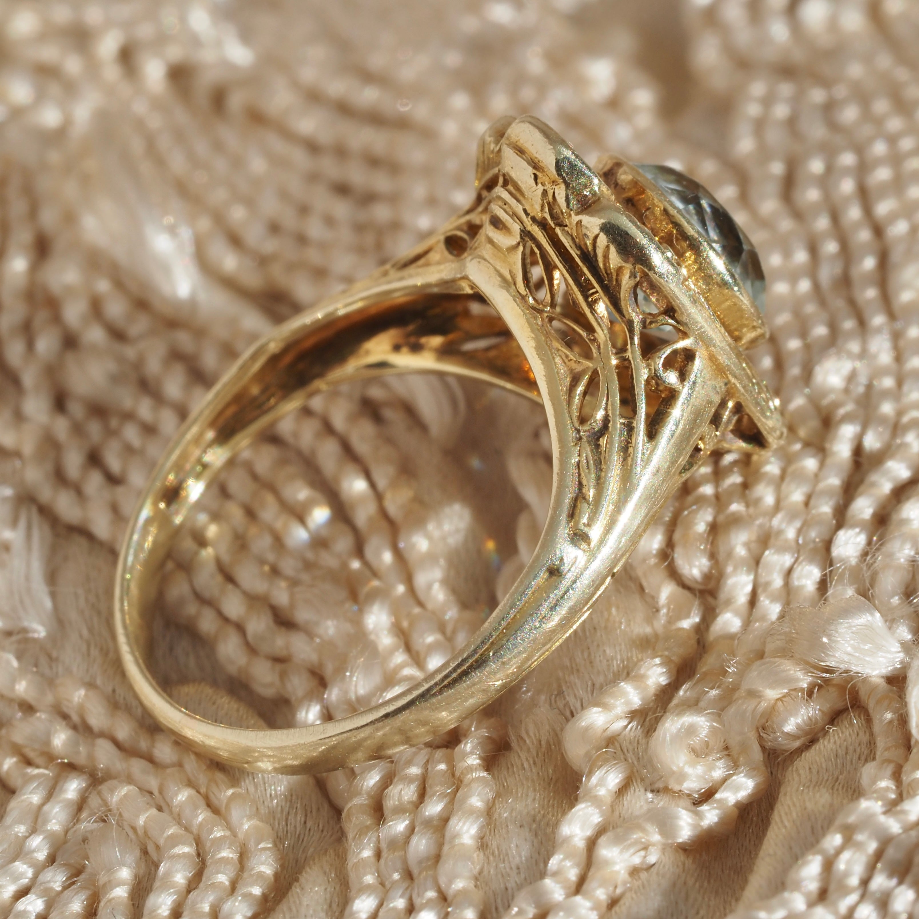Antique Art Deco Aquamarine Ornate 14k Gold Ring