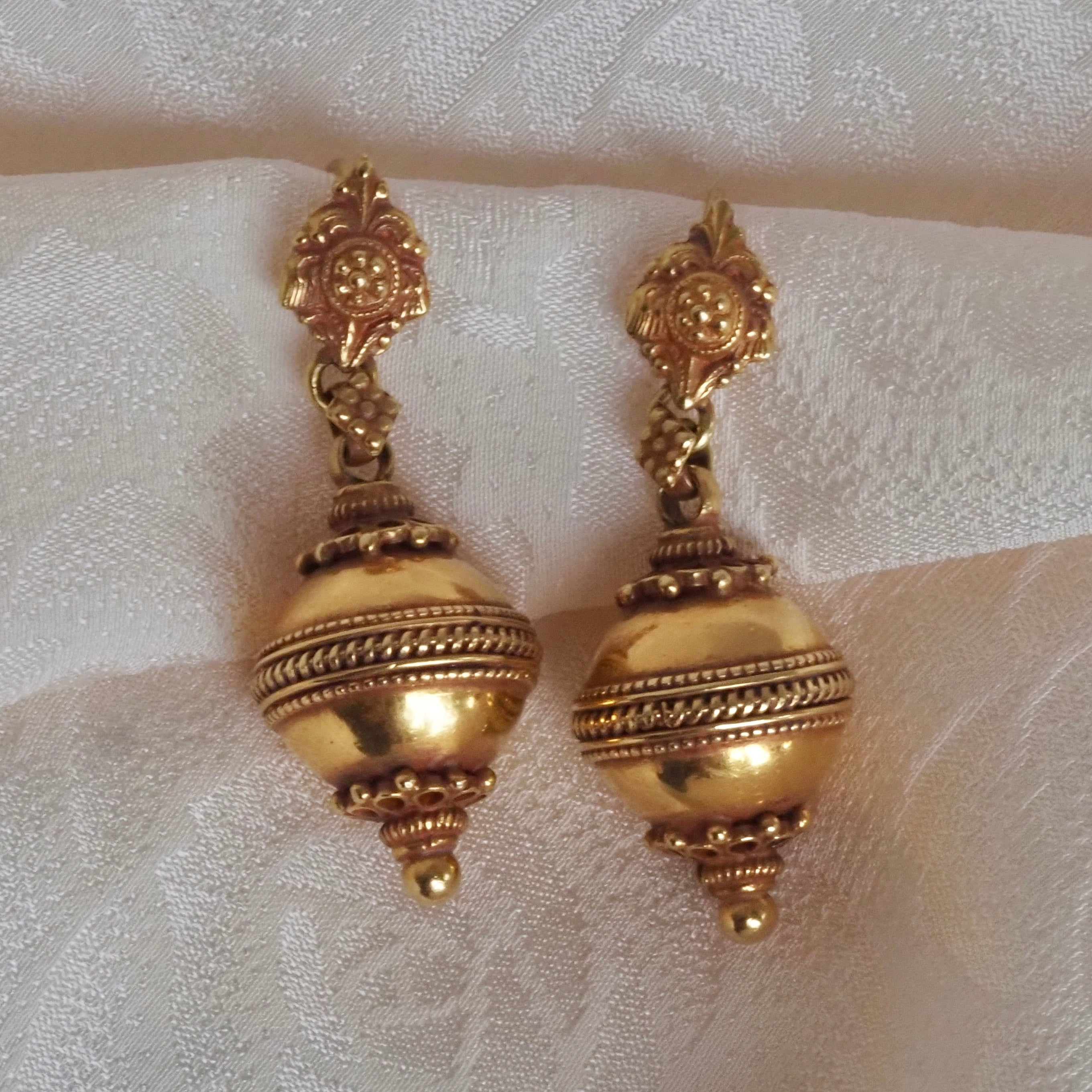 Vintage Indian 18k Gold Drop Earrings