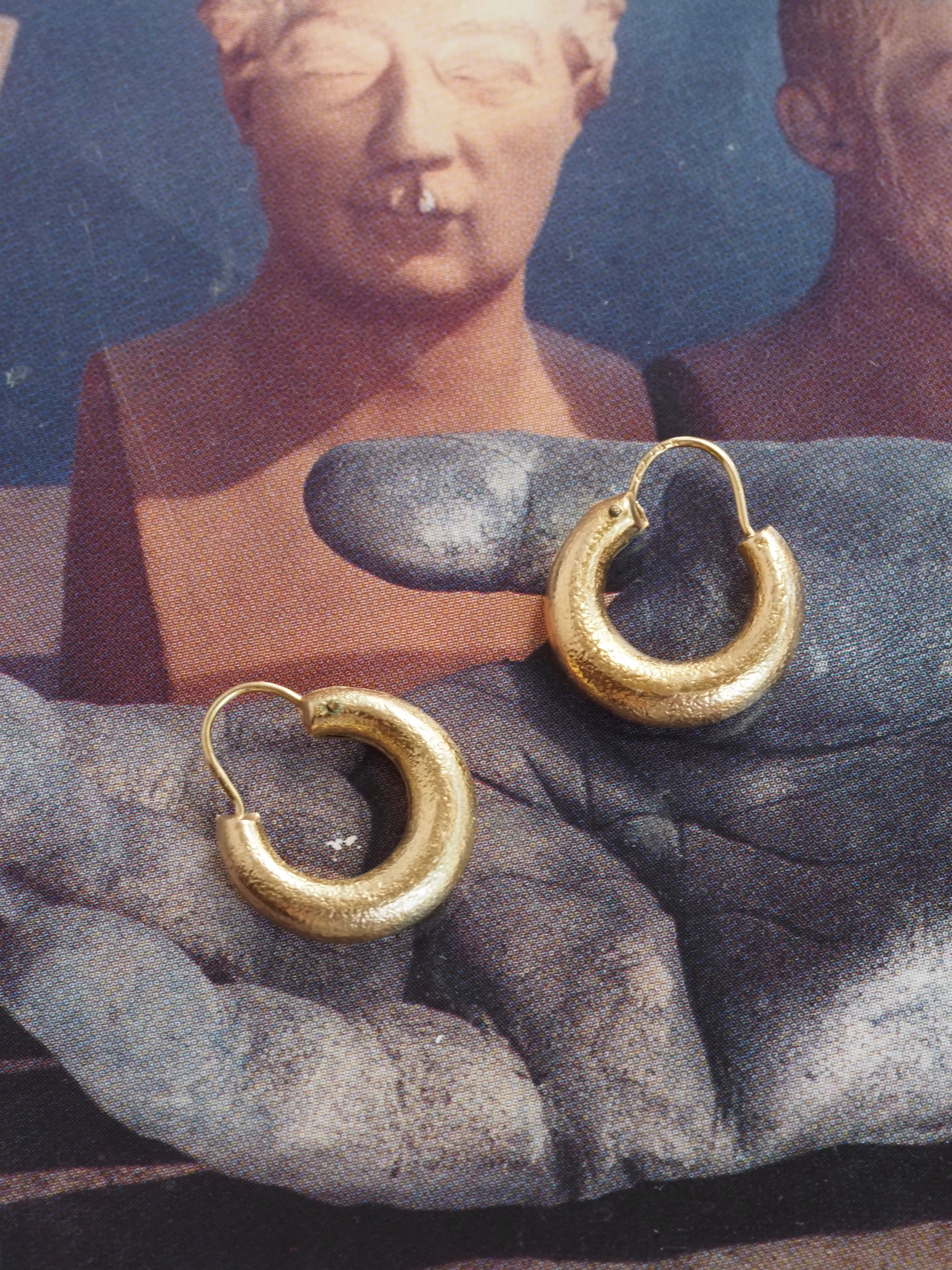 Vintage 18k Gold Textured Hoop Earrings