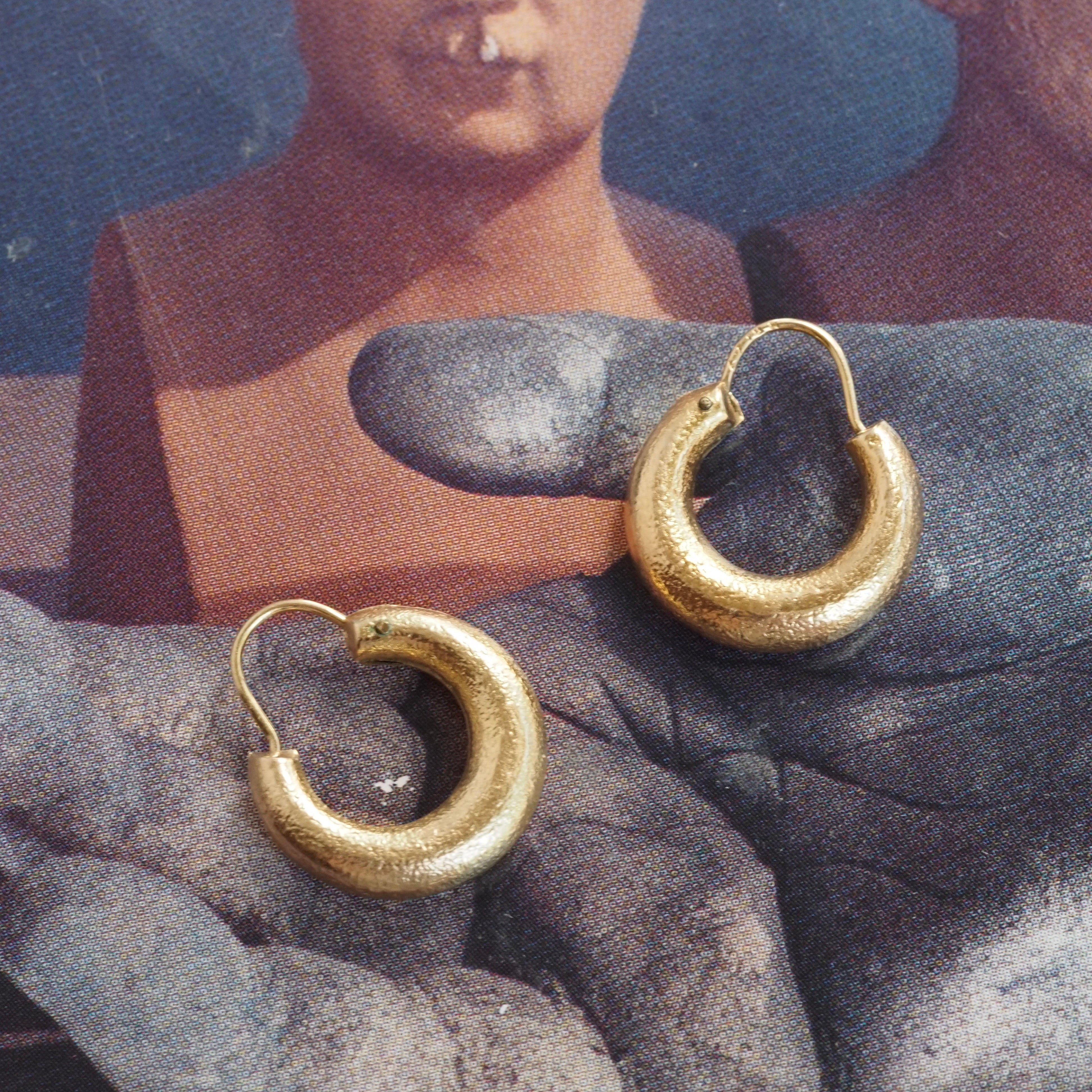 Vintage 18k Gold Textured Hoop Earrings