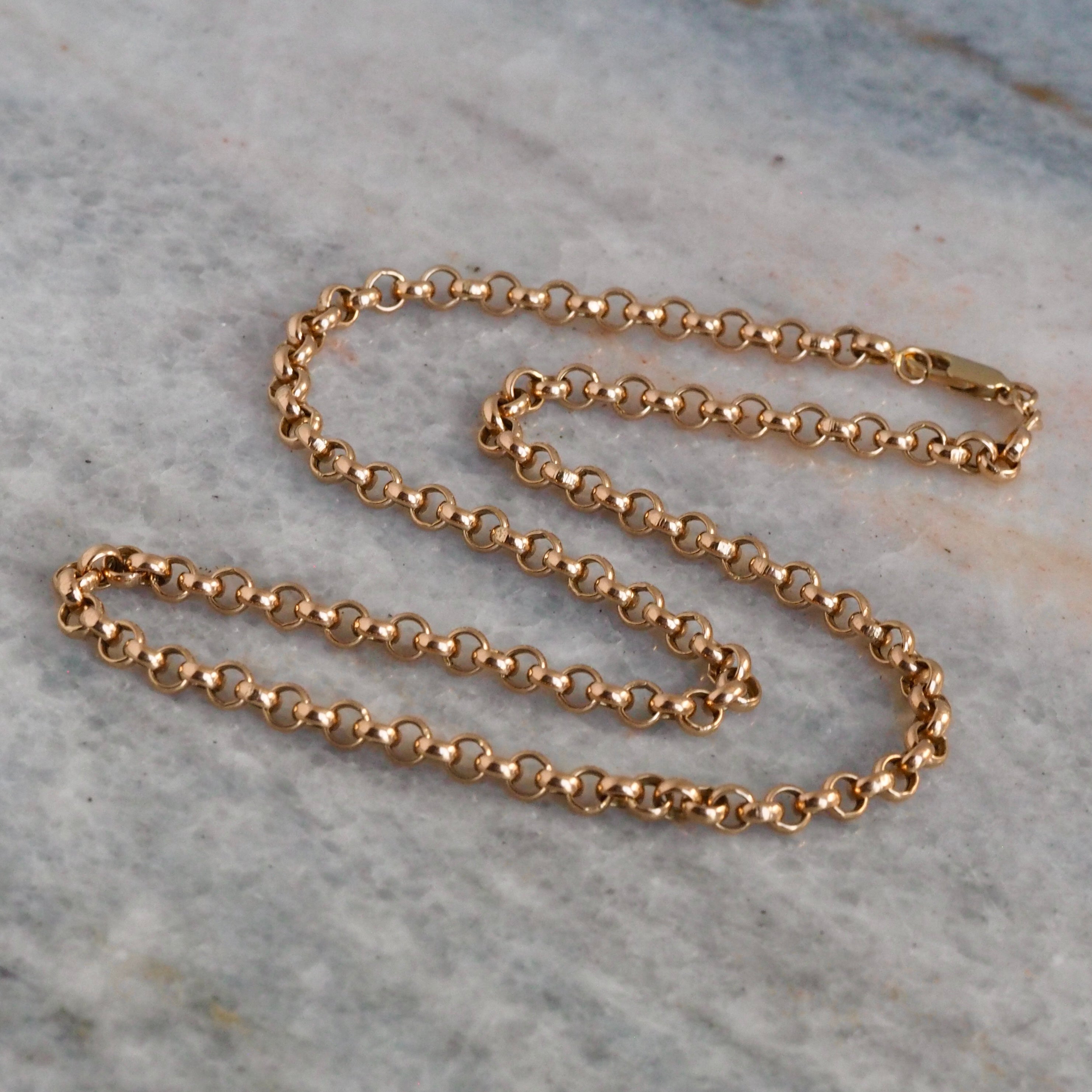 Vintage English 9k Gold 18" Rolo Chain :)