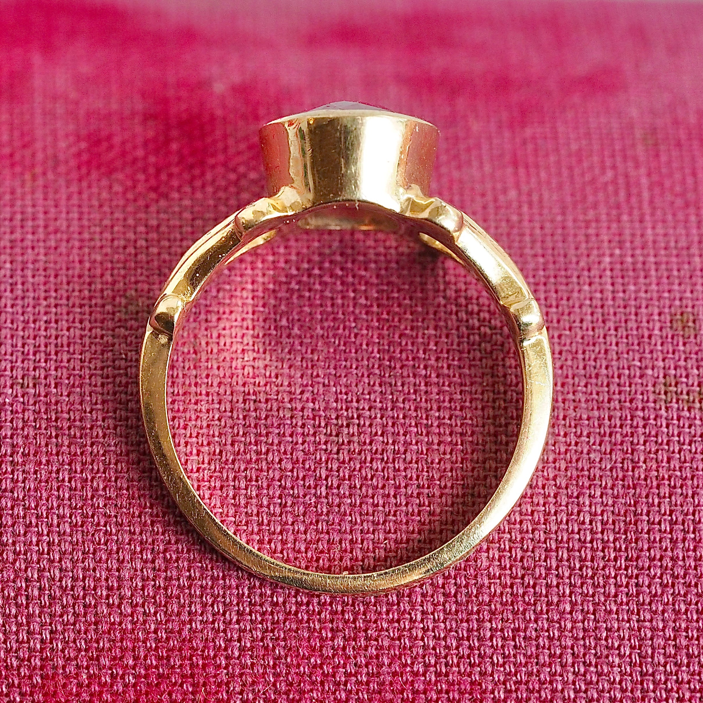 Vintage 14k Gold Natural Ruby Bezel Set Ring