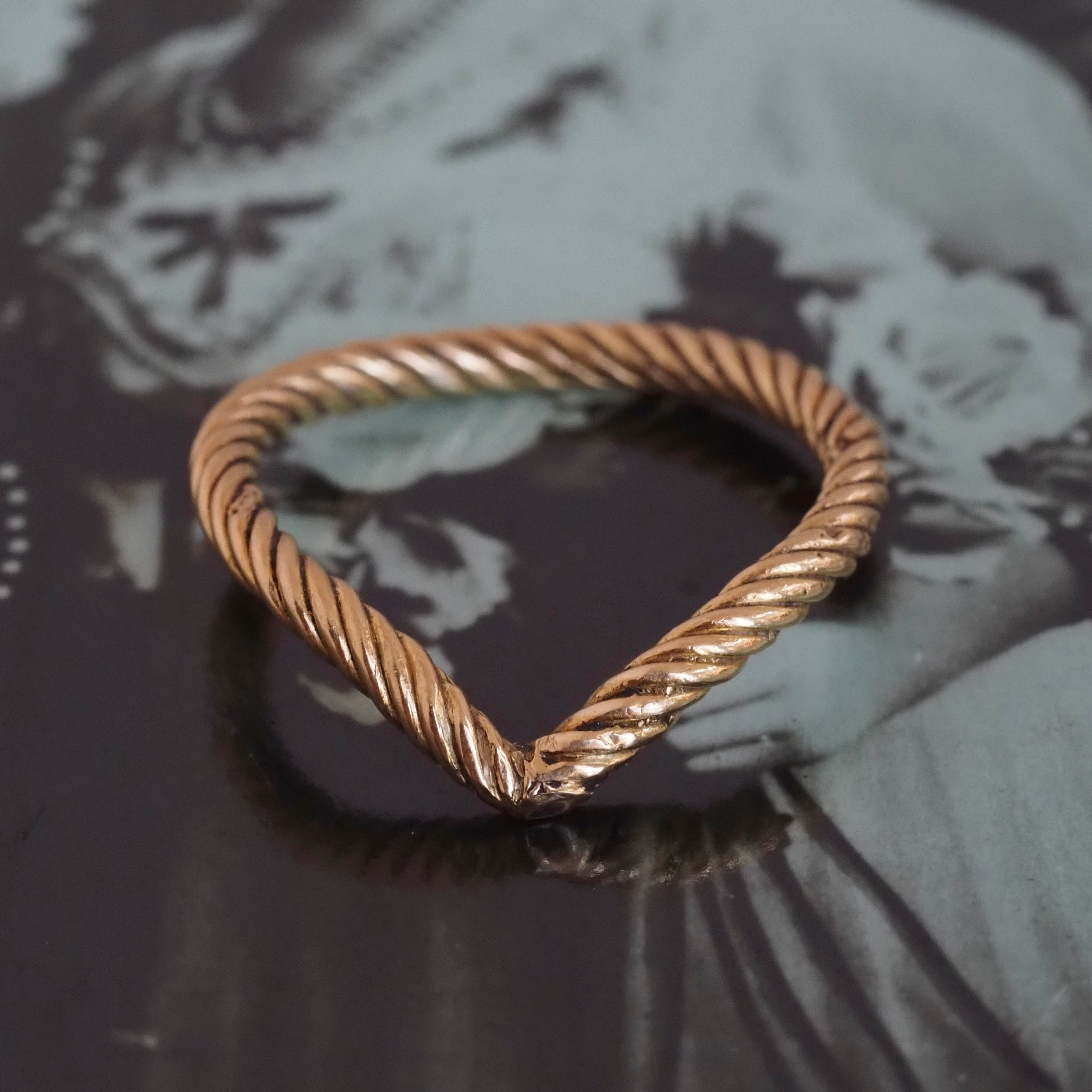 Vintage Twisted V 14k Gold Ring