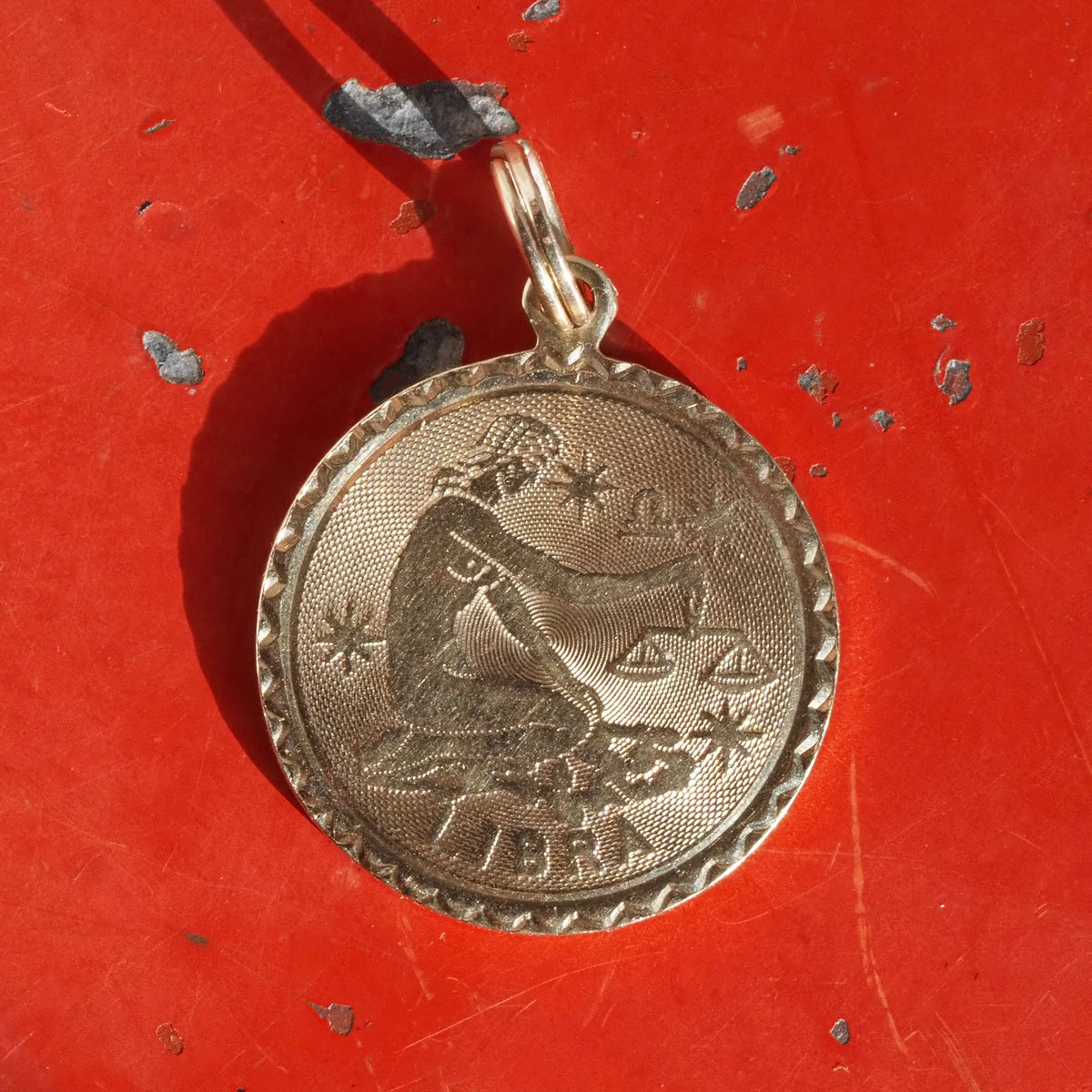 Vintage c. 1970 Libra Zodiac Figurative 14k Gold Pendant