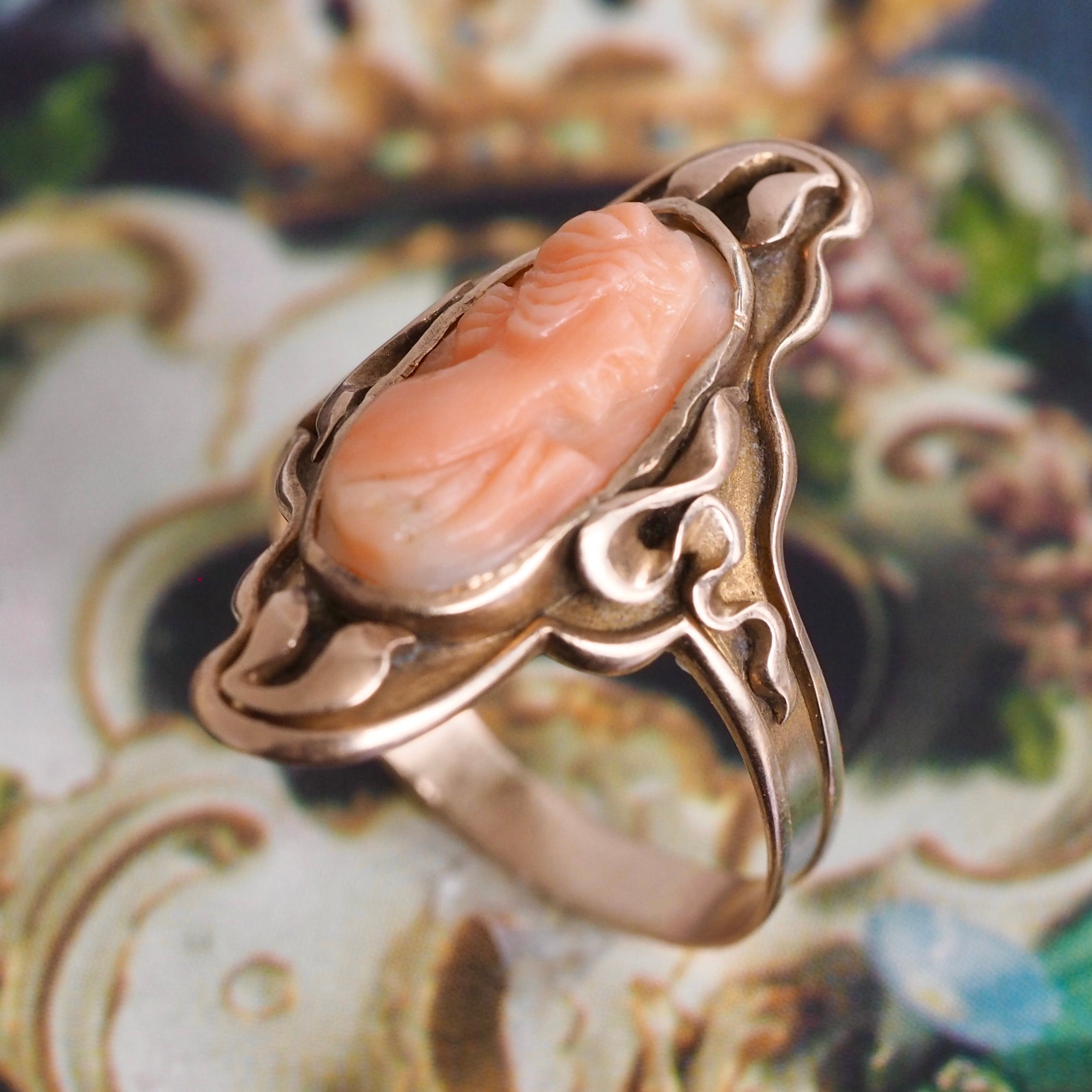 Antique Art Nouveau 14k Gold Coral Cameo Ring