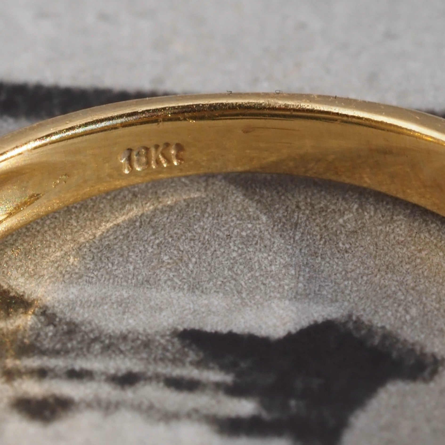 Vintage 18k Gold Squared Band Ring