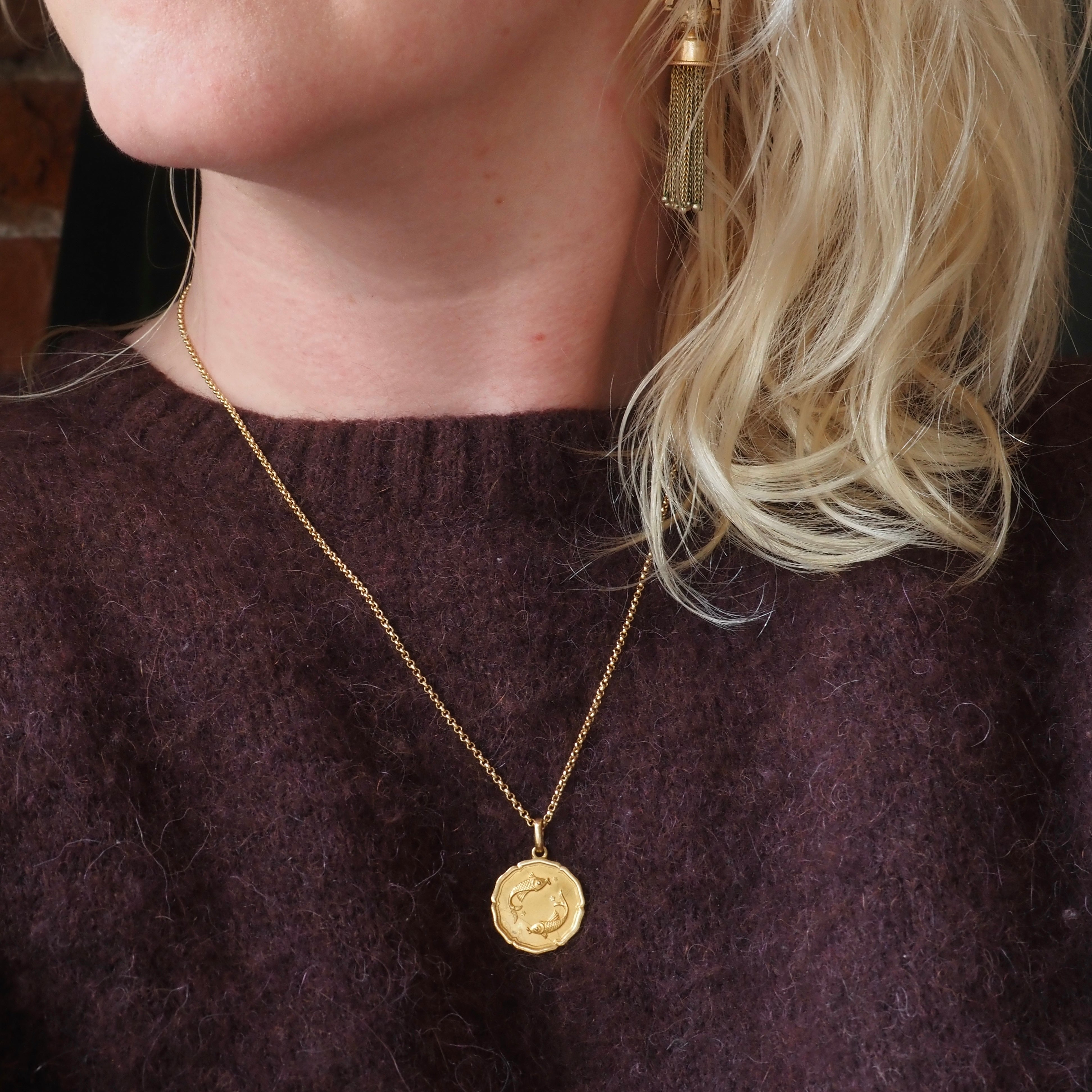 Vintage Italian Pisces 18k Gold Pendant